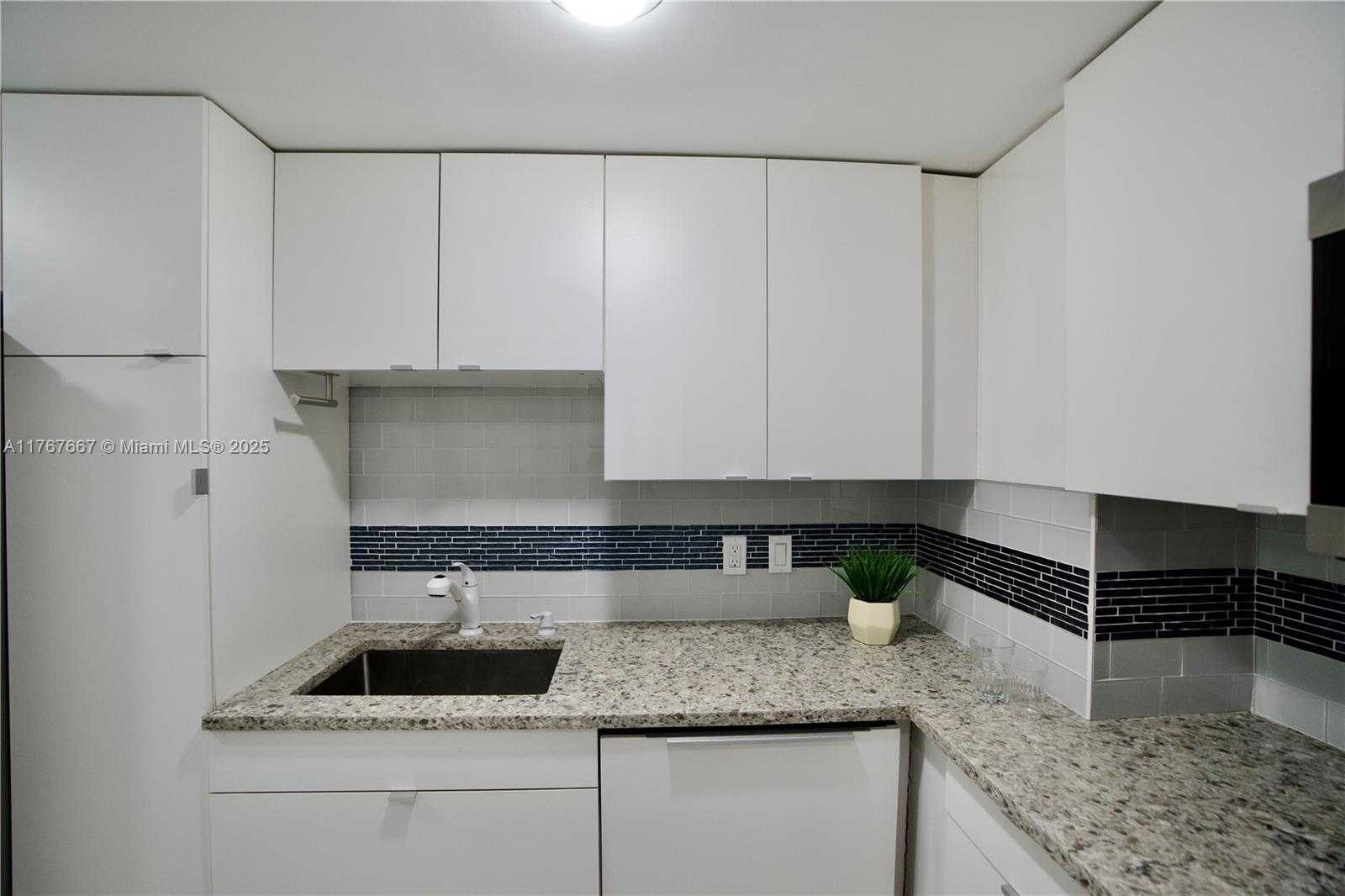 Small Image of 100 BAYVIEW DR #803, Sunny Isles Beach Number 7