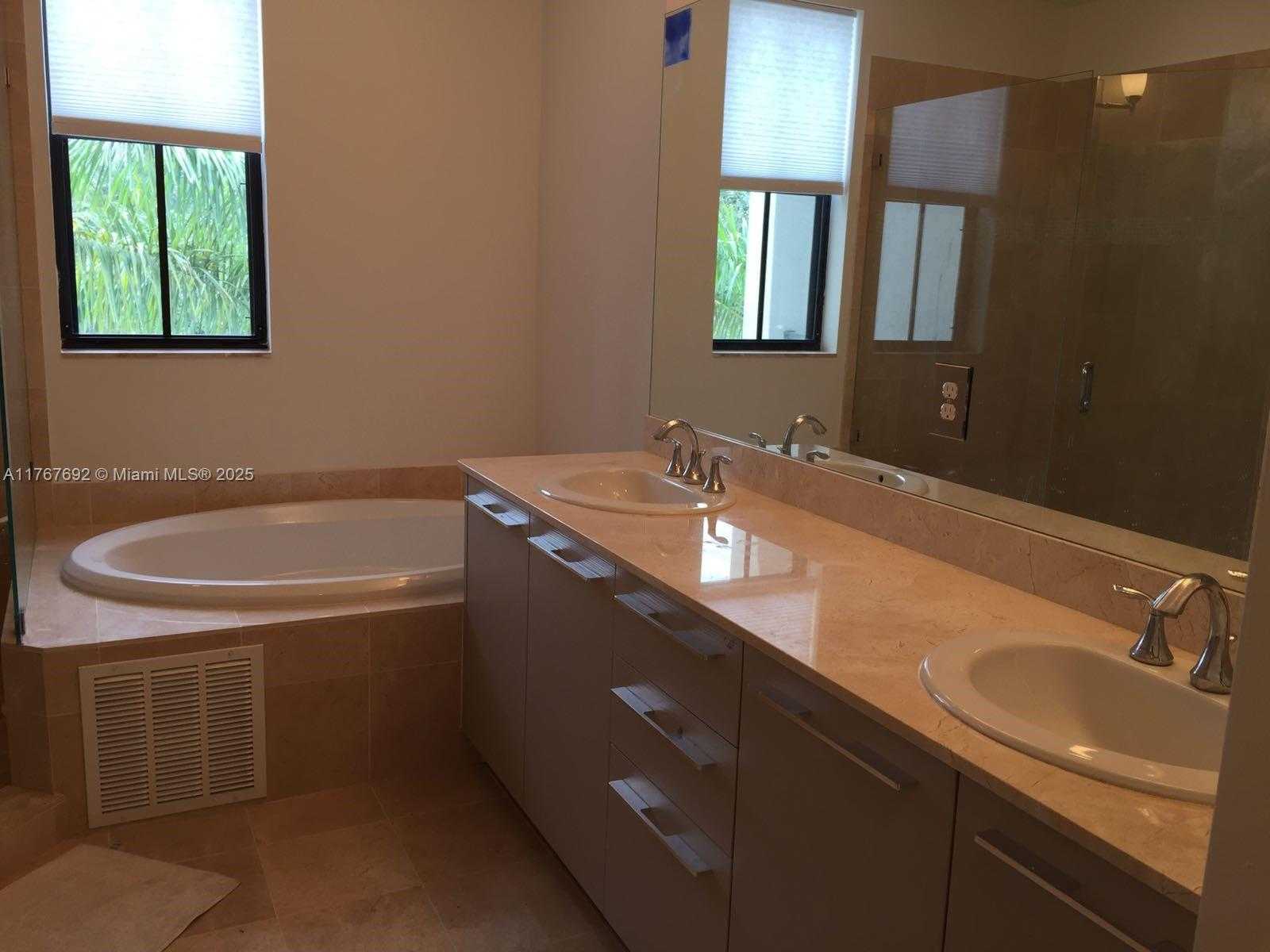 Small Image of 5189 NORTH WEST 85TH AVE #5189, Miami Number 17