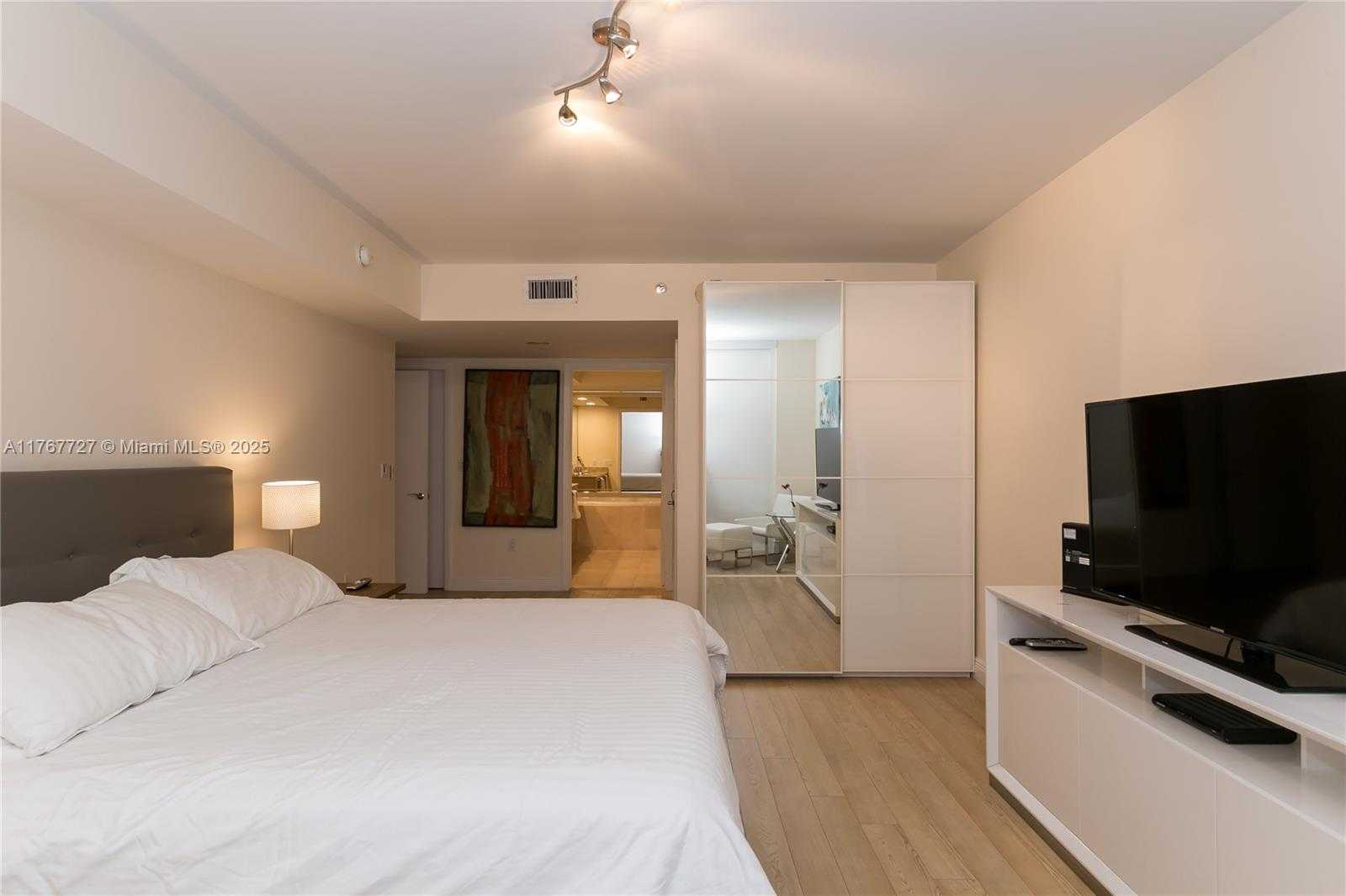 Small Image of 1830 SOUTH OCEAN DR #3906, Hallandale Beach Number 14
