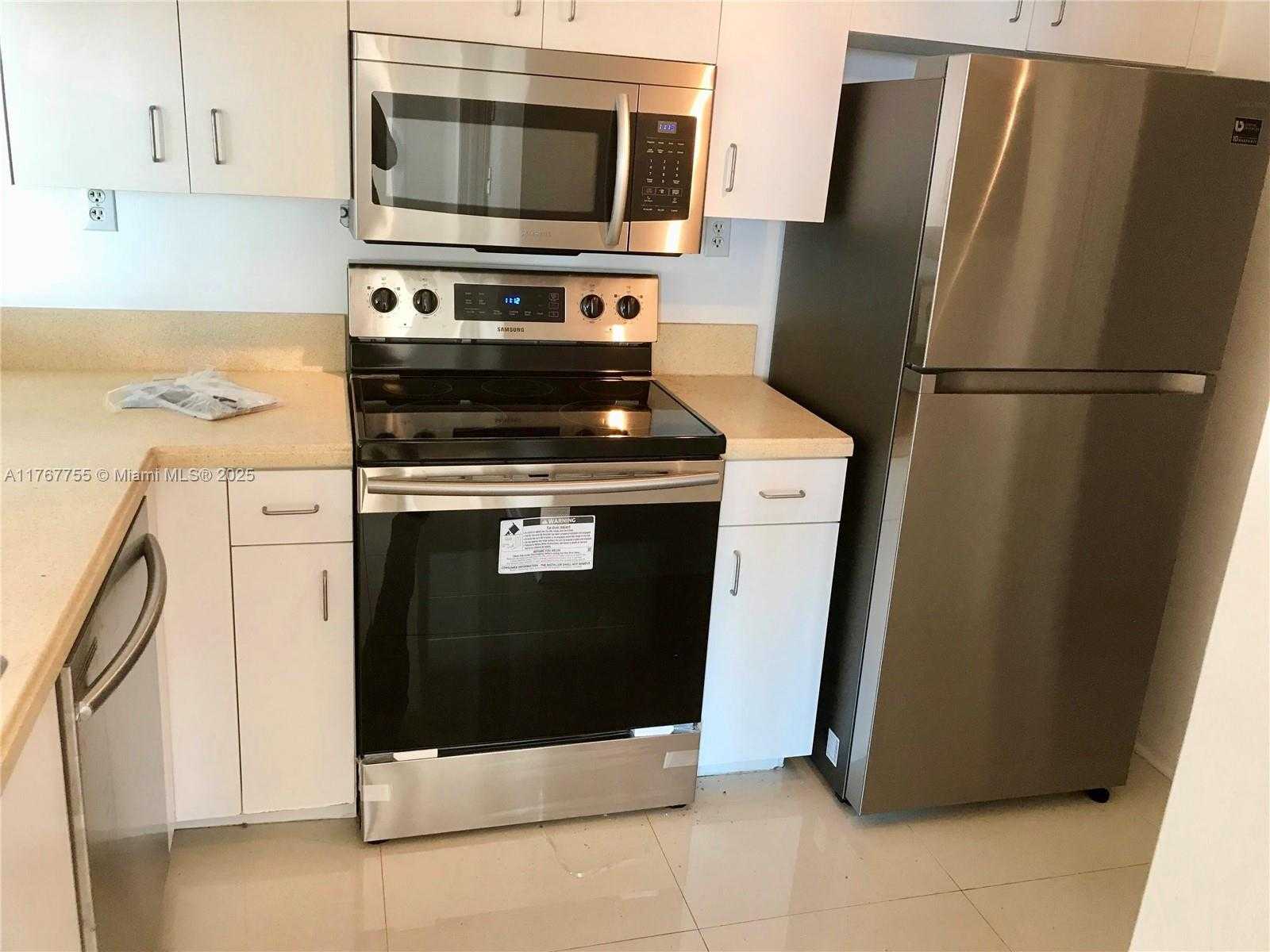Small Image of 650 WEST AVE #1704, Miami Beach Number 10