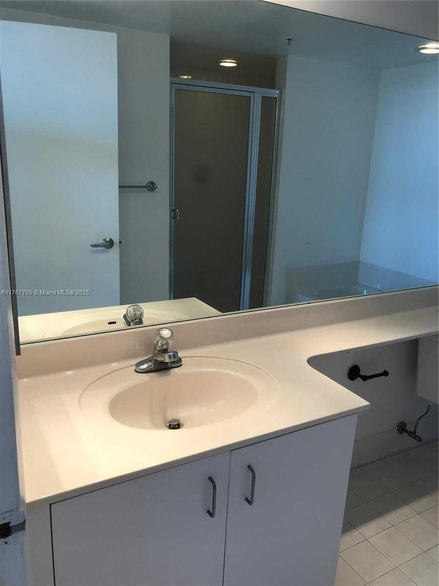Small Image of 650 WEST AVE #1704, Miami Beach Number 13