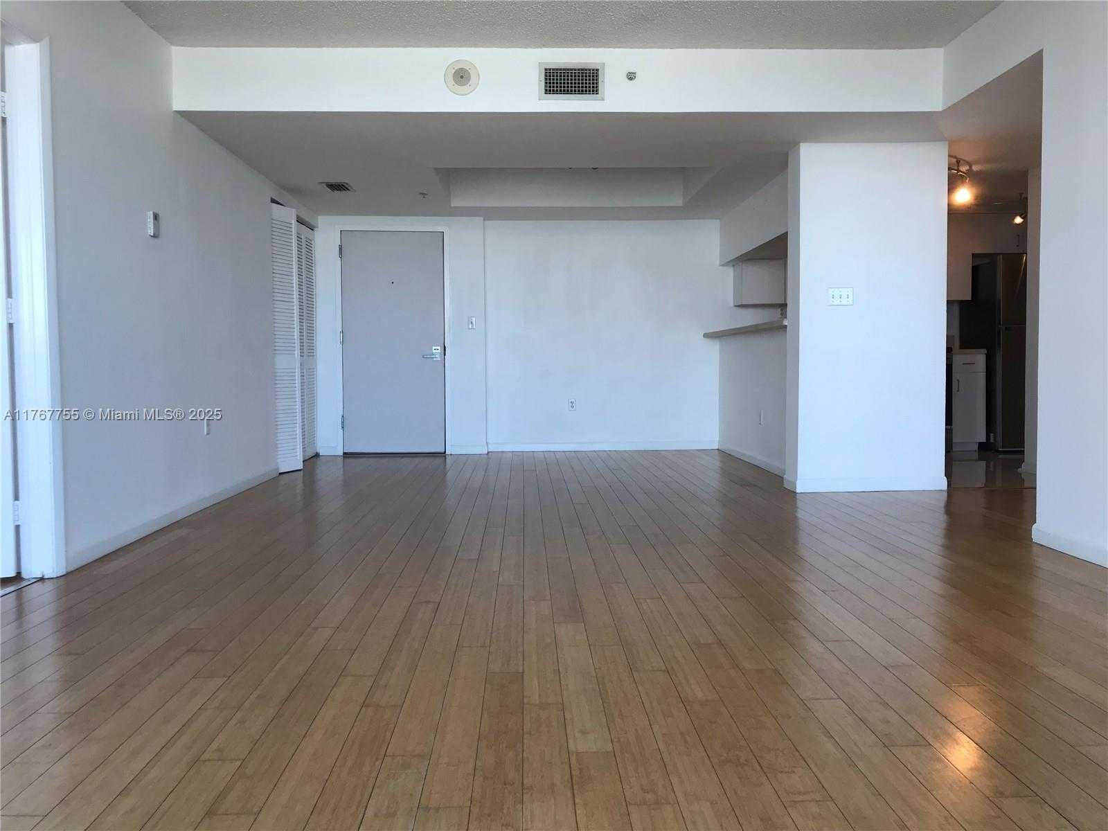 Small Image of 650 WEST AVE #1704, Miami Beach Number 2