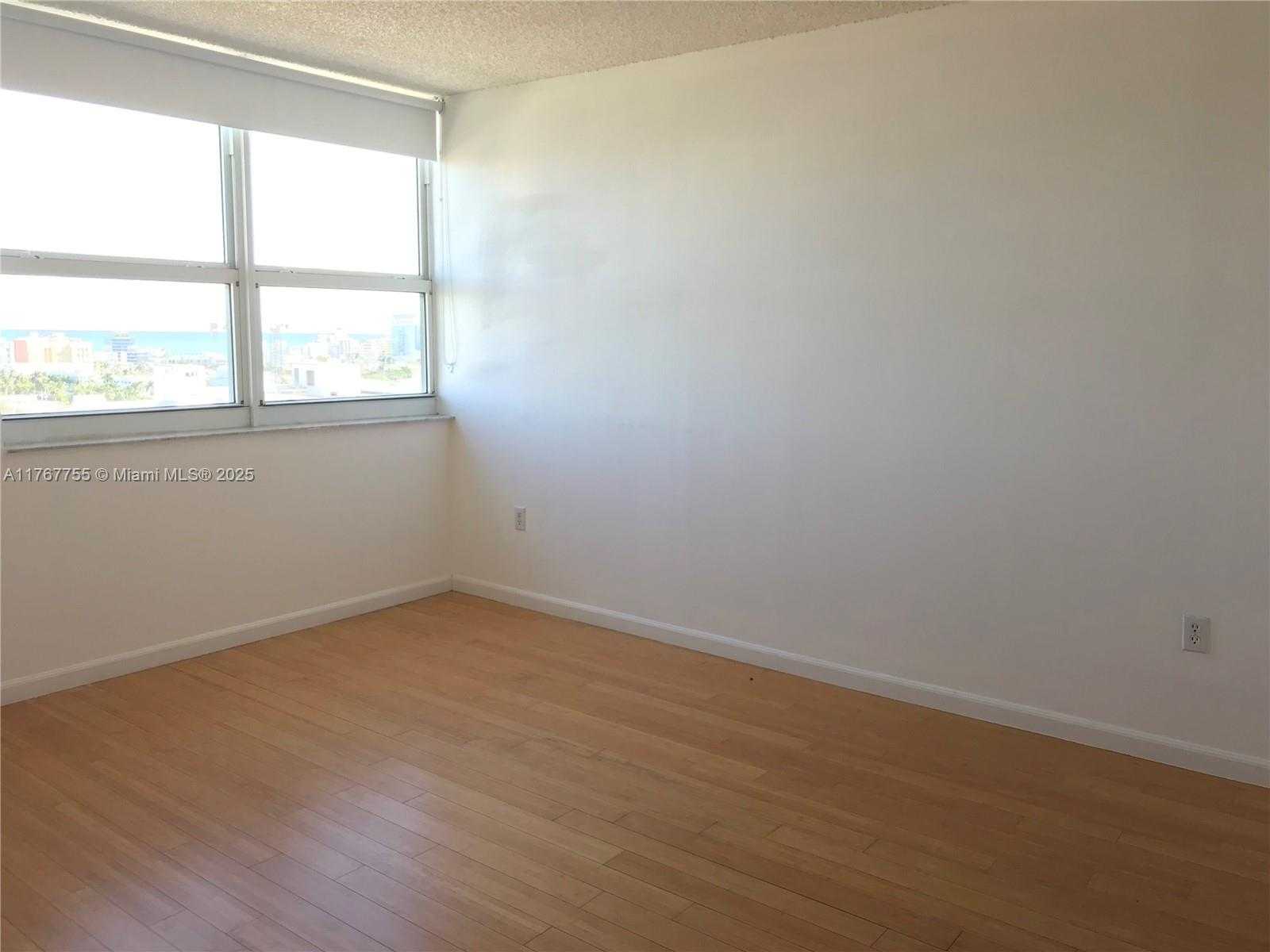 Small Image of 650 WEST AVE #1704, Miami Beach Number 7