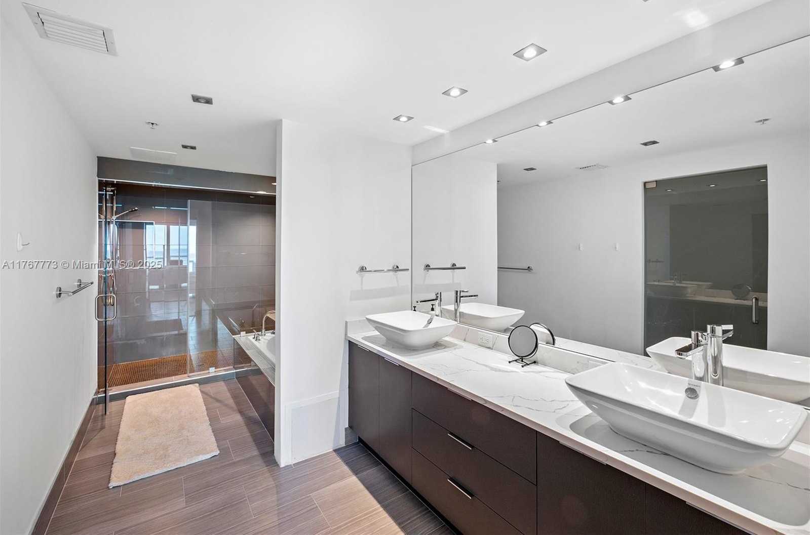 Small Image of 3801 SOUTH EAST COLLINS AVE #1703, Miami Beach Number 23