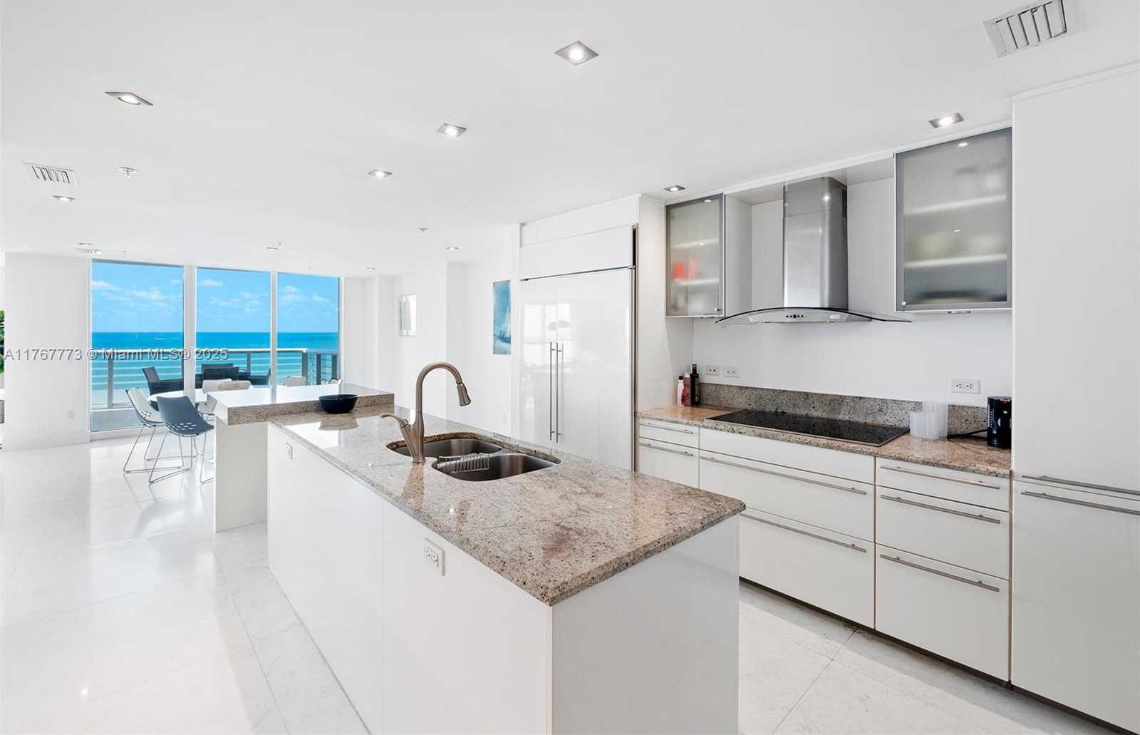 Small Image of 3801 SOUTH EAST COLLINS AVE #1703, Miami Beach Number 8