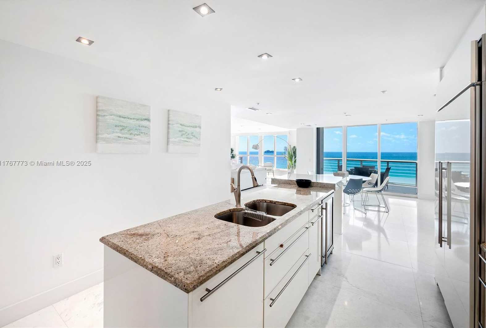 Small Image of 3801 SOUTH EAST COLLINS AVE #1703, Miami Beach Number 9