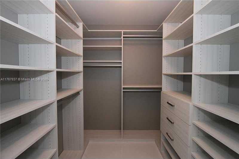 Small Image of 1100 EAST BISCAYNE BLVD #5702, Miami Number 12