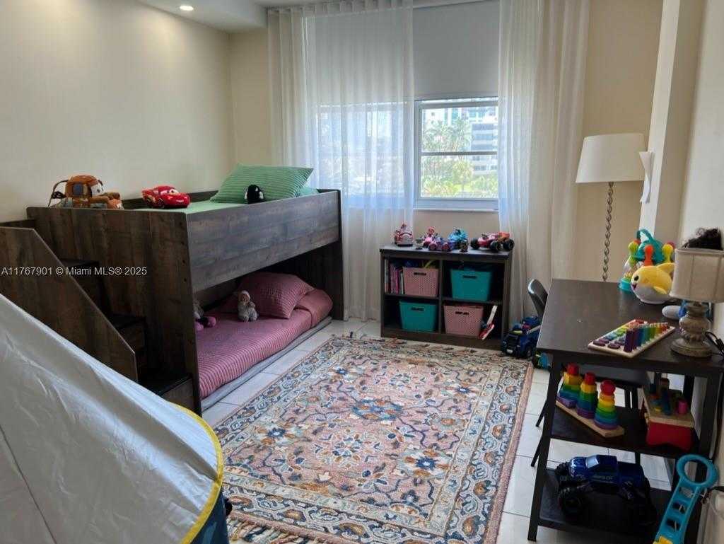 Small Image of 300 BAYVIEW DR #207, Sunny Isles Beach Number 18