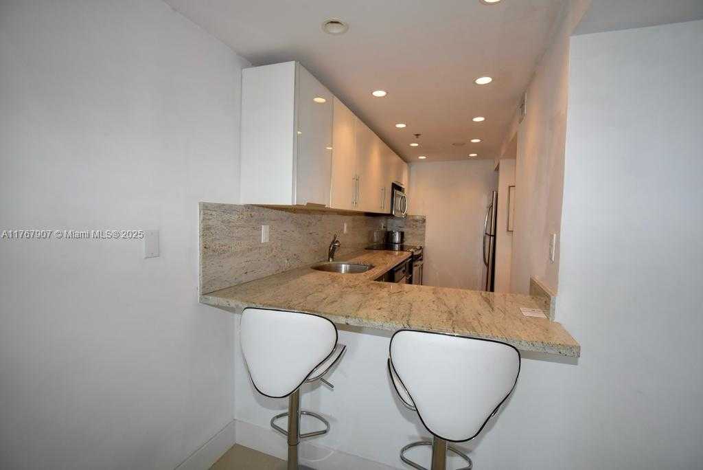 Small Image of 100 LINCOLN RD #1507, Miami Beach Number 6