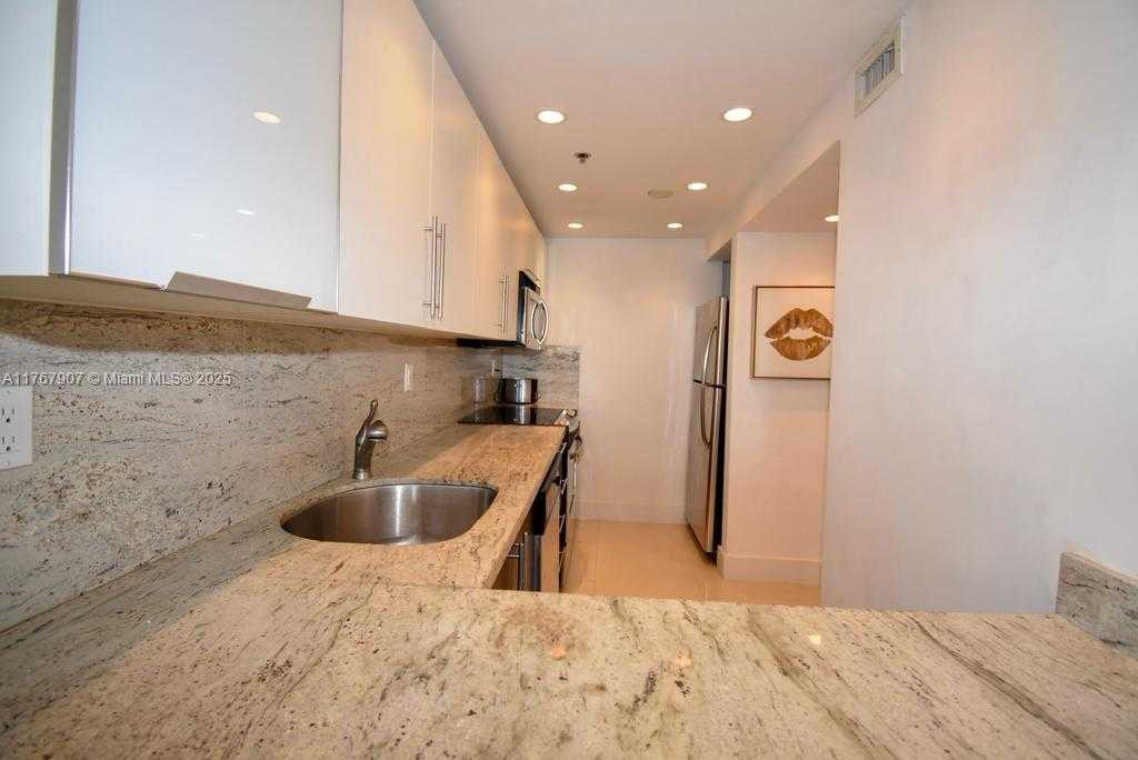 Small Image of 100 LINCOLN RD #1507, Miami Beach Number 7