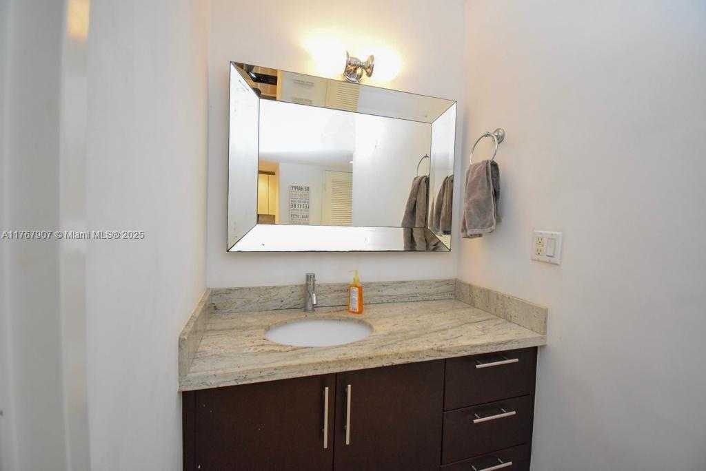 Small Image of 100 LINCOLN RD #1507, Miami Beach Number 9