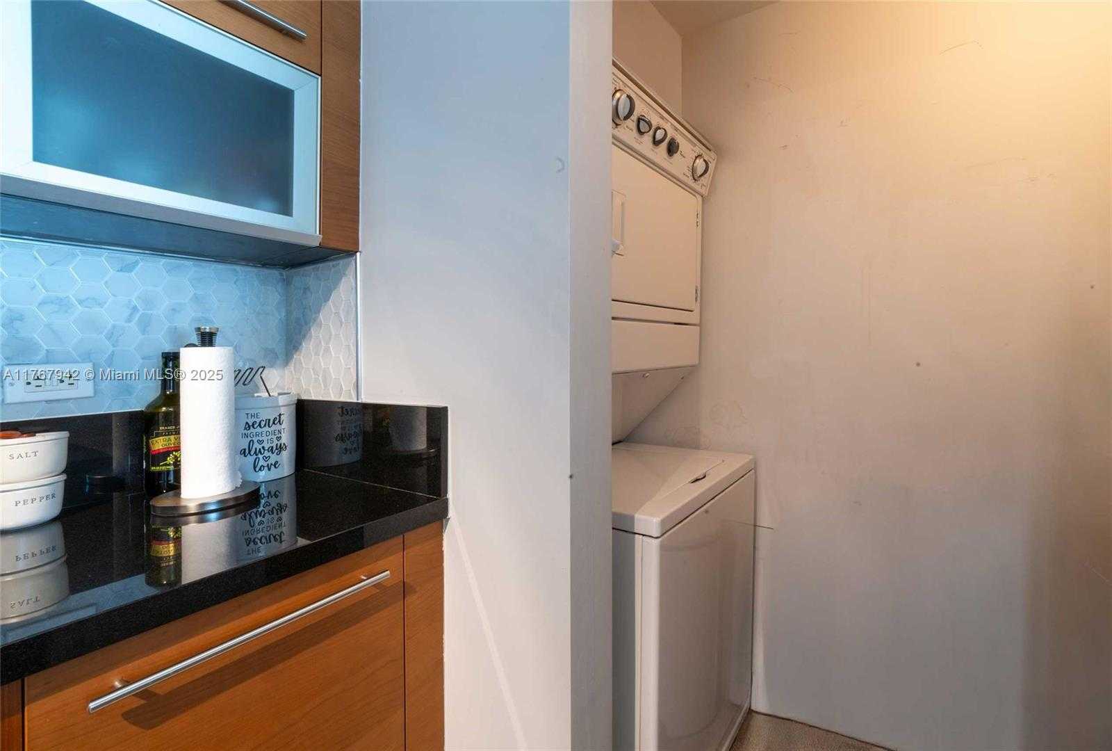 Small Image of 253 NORTH EAST 2ND ST #1201, Miami Number 8