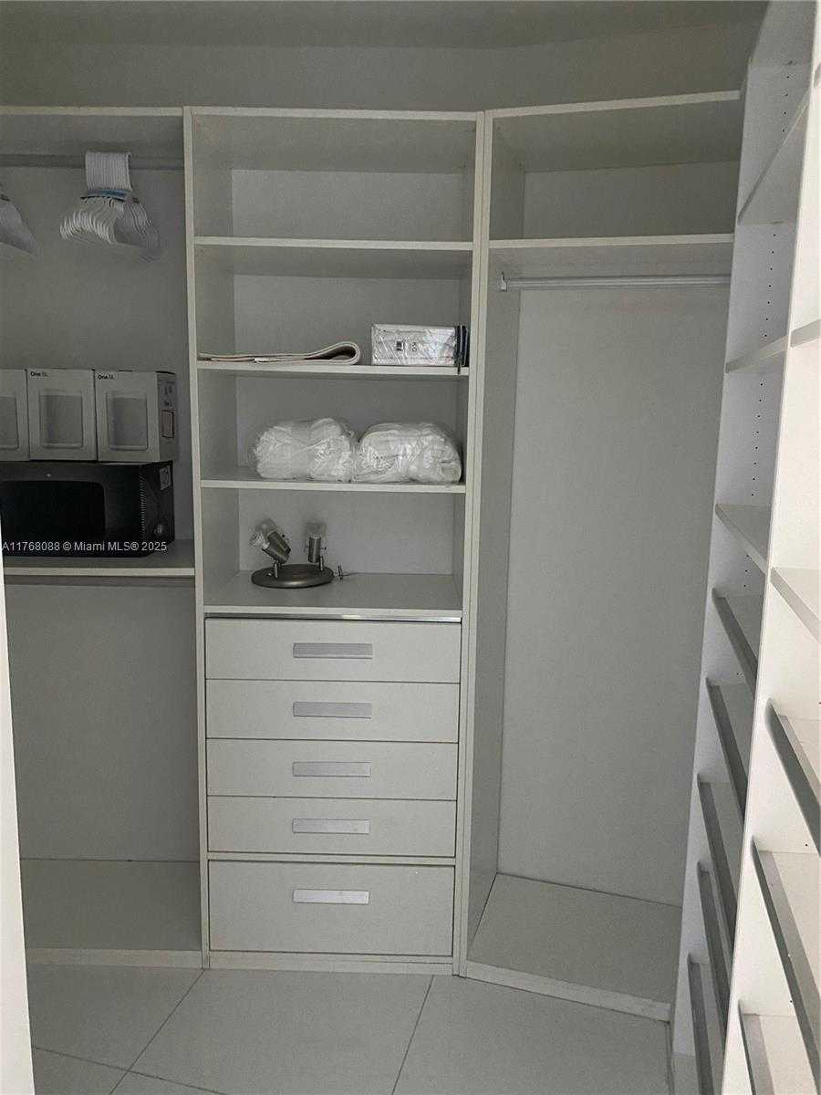 Small Image of 2020 NORTH BAYSHORE DR #1203, Miami Number 20