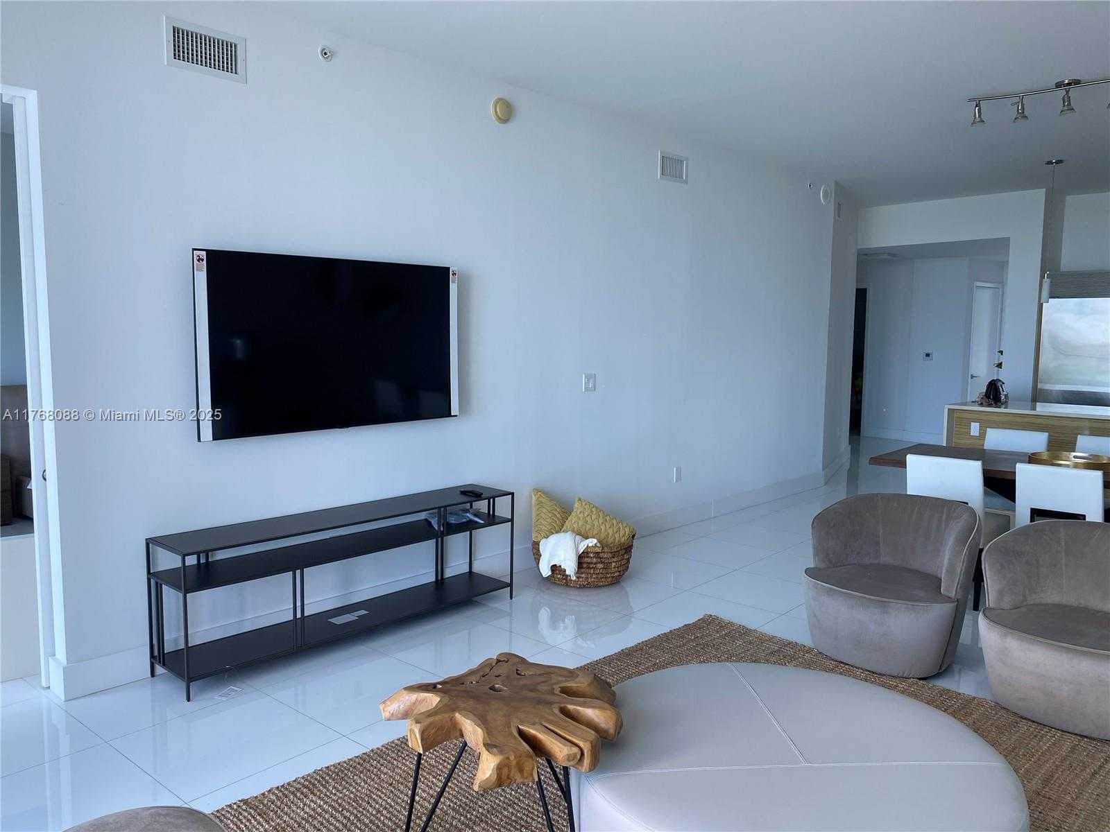 Small Image of 2020 NORTH BAYSHORE DR #1203, Miami Number 22