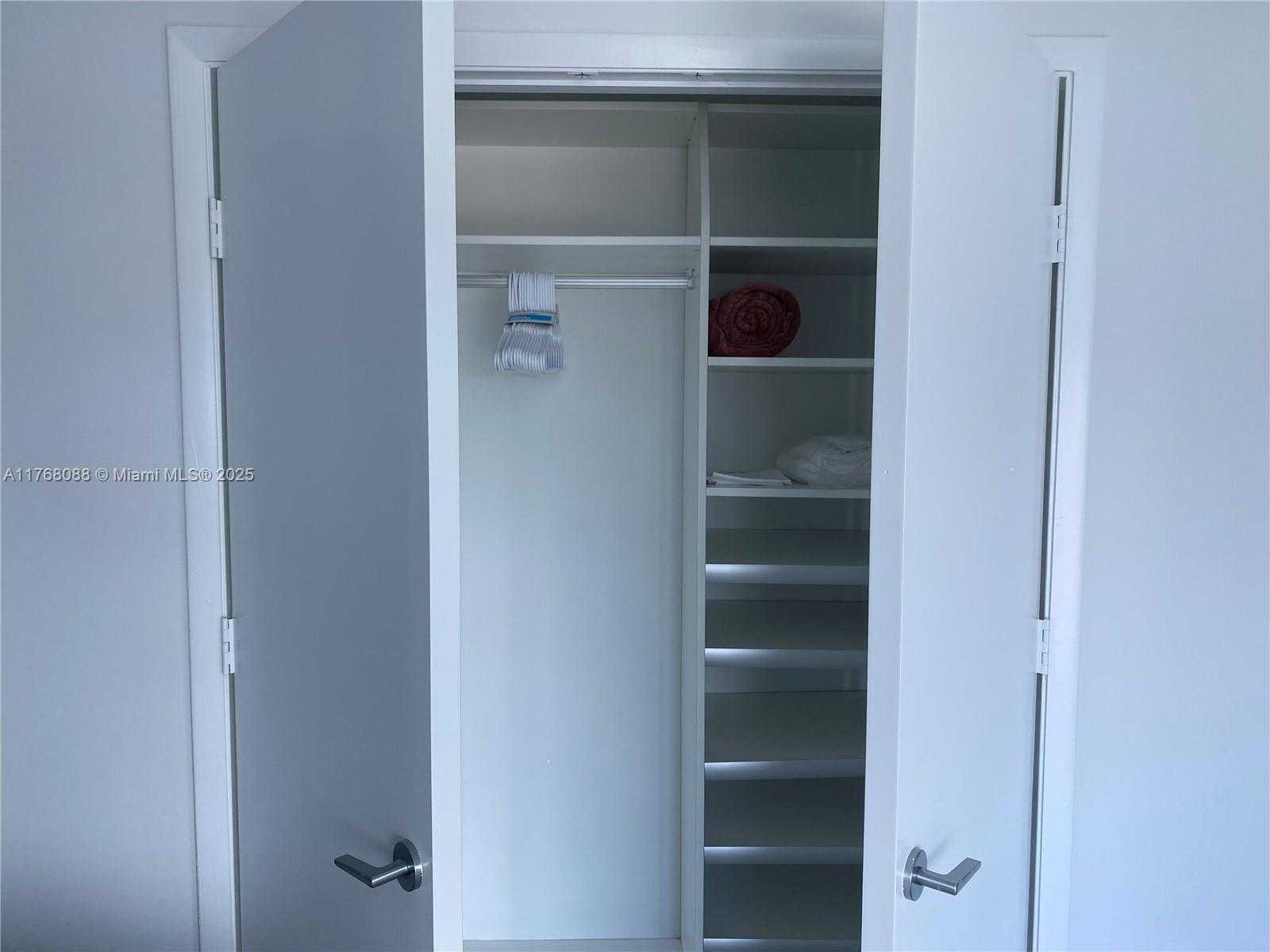 Small Image of 2020 NORTH BAYSHORE DR #1203, Miami Number 36