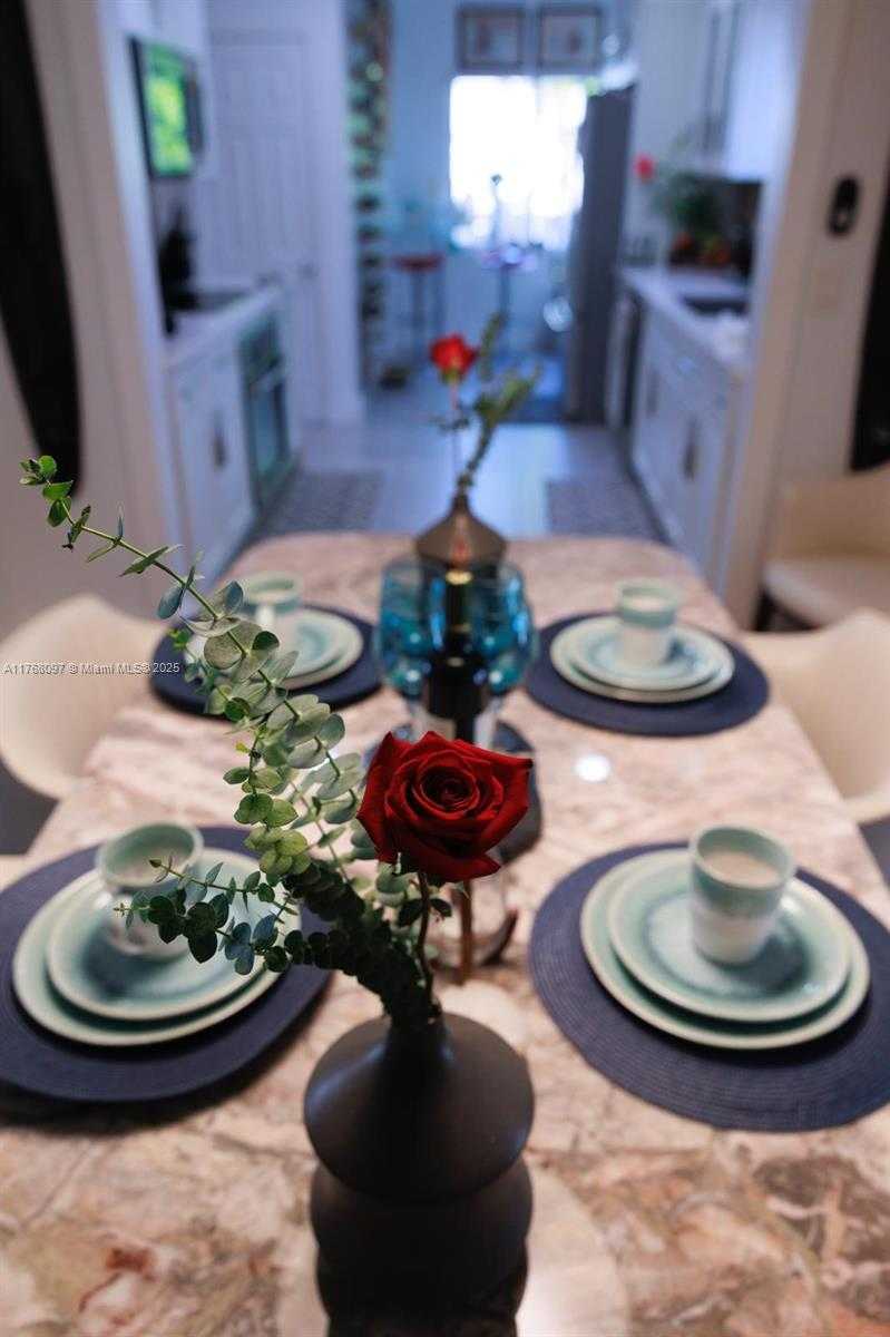 Small Image of 213 NORTH EAST 43RD ST, Miami Number 10