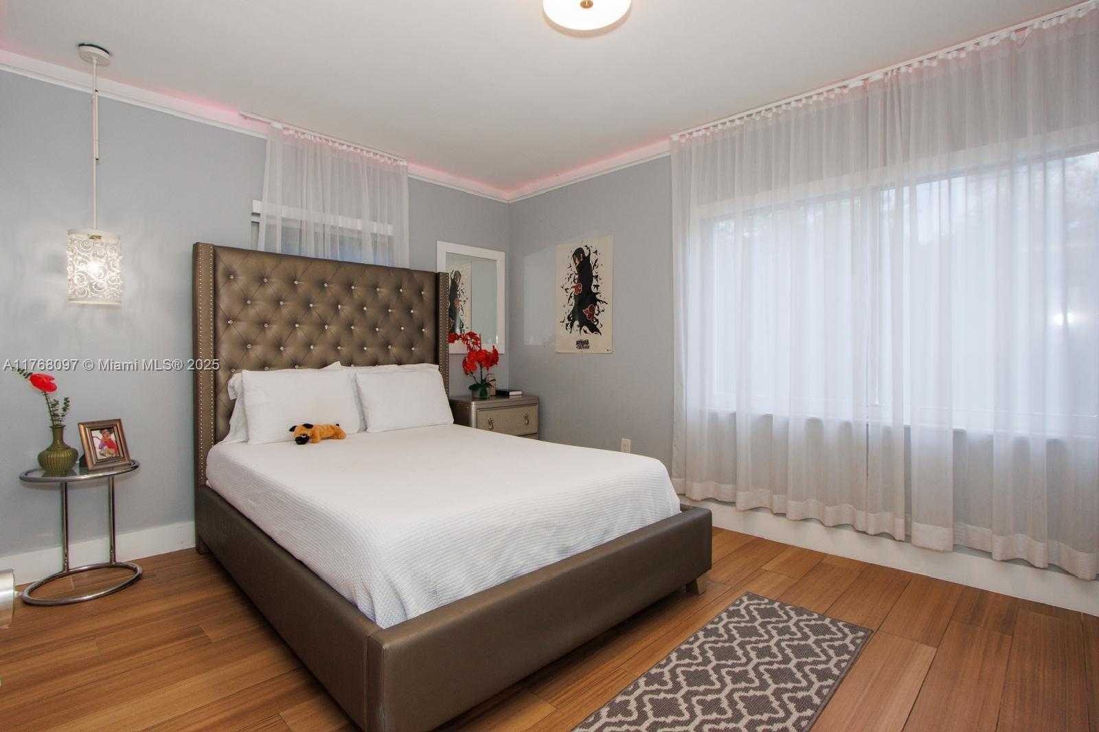 Small Image of 213 NORTH EAST 43RD ST, Miami Number 15