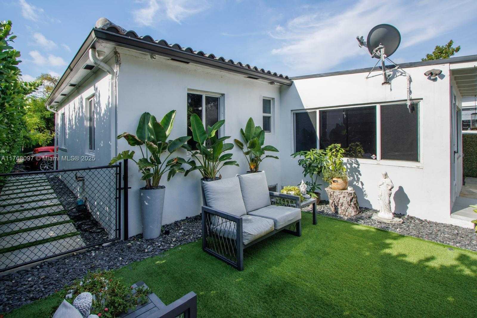 Small Image of 213 NORTH EAST 43RD ST, Miami Number 51