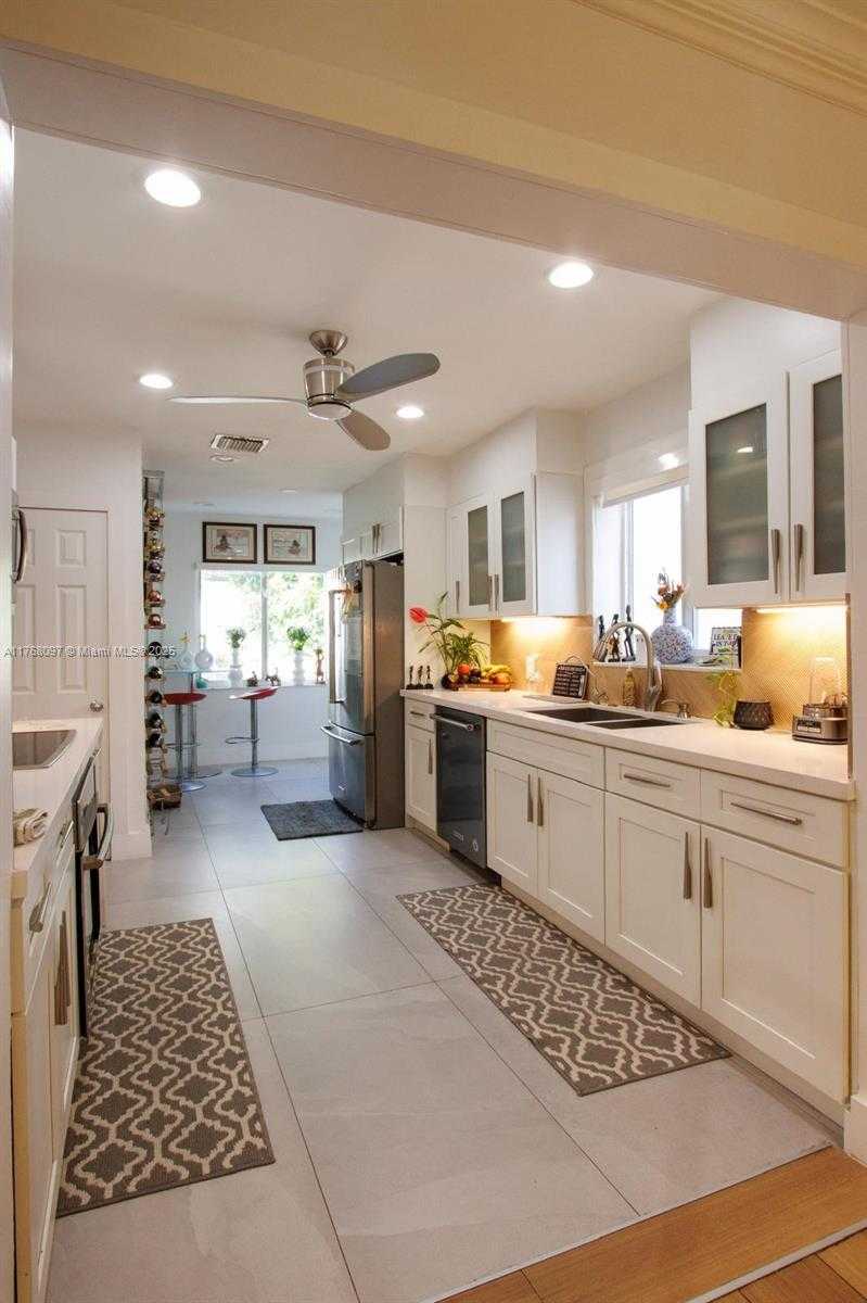 Small Image of 213 NORTH EAST 43RD ST, Miami Number 57