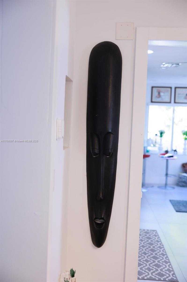 Small Image of 213 NORTH EAST 43RD ST, Miami Number 62