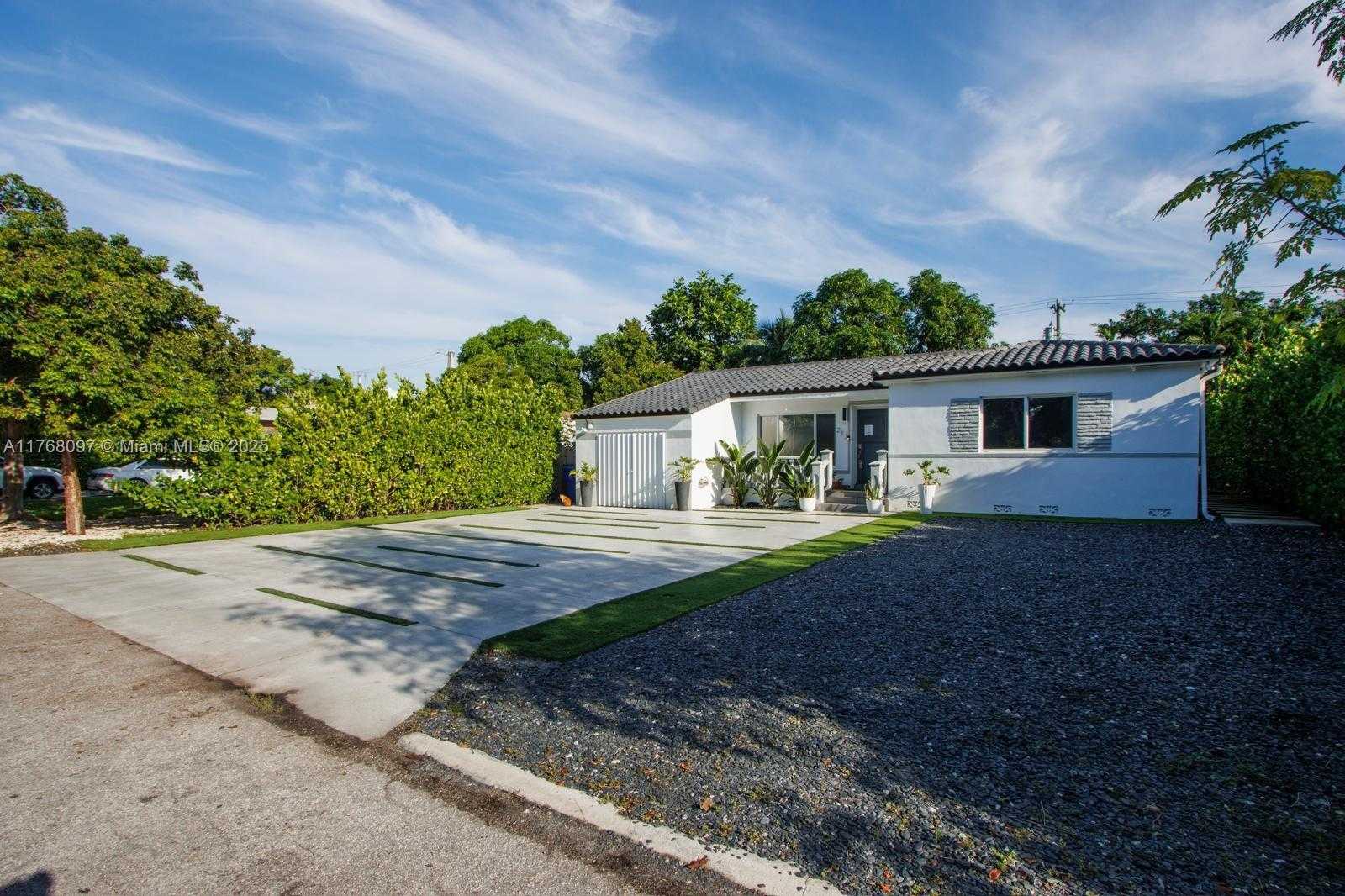 Small Image of 213 NORTH EAST 43RD ST, Miami Number 75