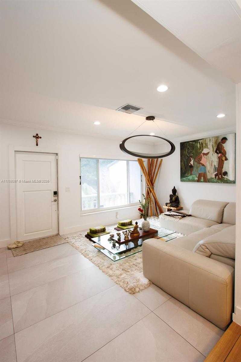 Small Image of 213 NORTH EAST 43RD ST, Miami Number 77