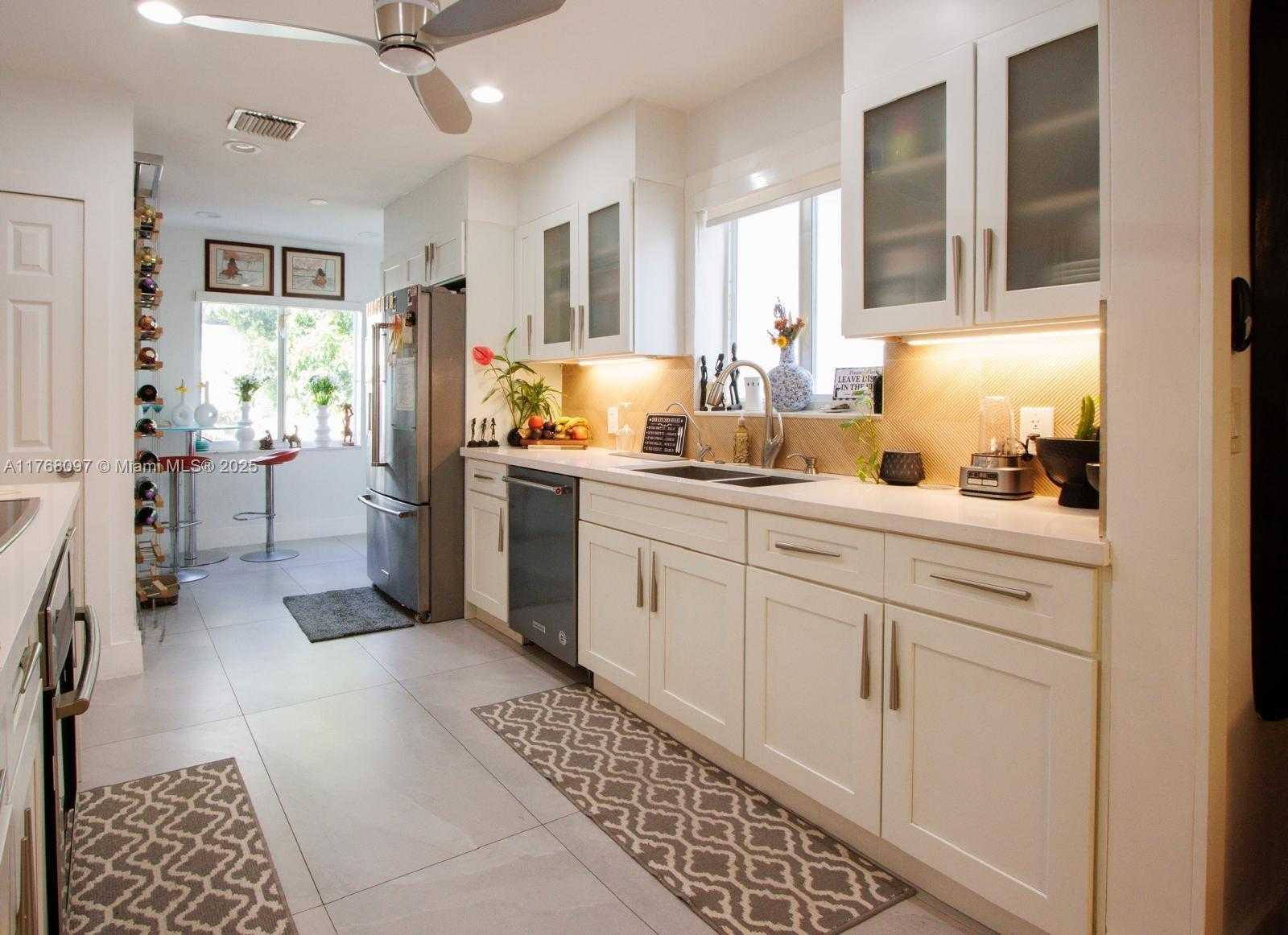 Small Image of 213 NORTH EAST 43RD ST, Miami Number 81