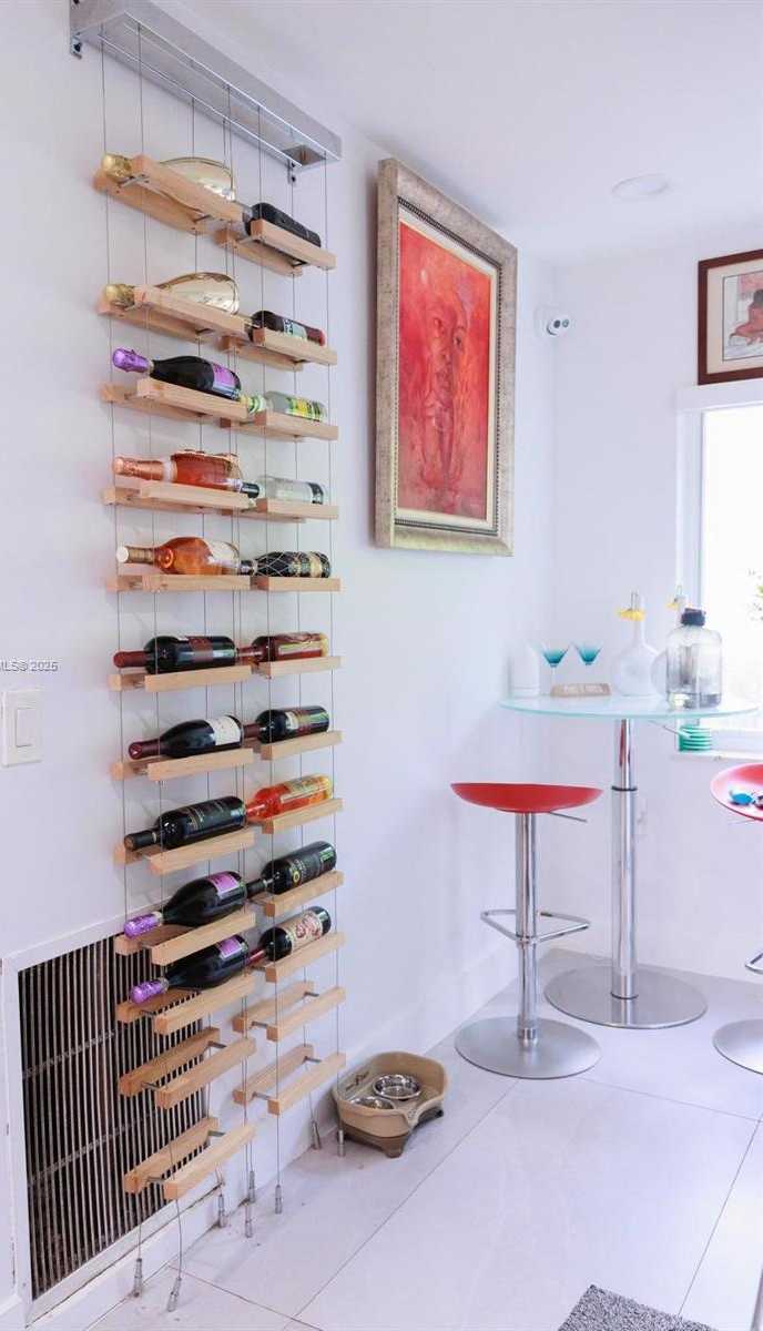Small Image of 213 NORTH EAST 43RD ST, Miami Number 90