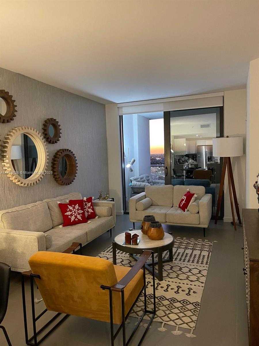 Small Image of 1600 #2512, Miami Number 11