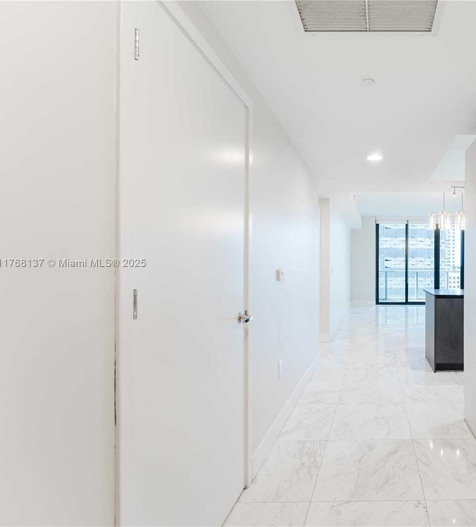 Small Image of 1010 BRICKELL AVE #1409, Miami Number 12