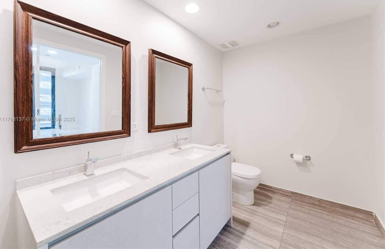 Small Image of 1010 BRICKELL AVE #1409, Miami Number 14