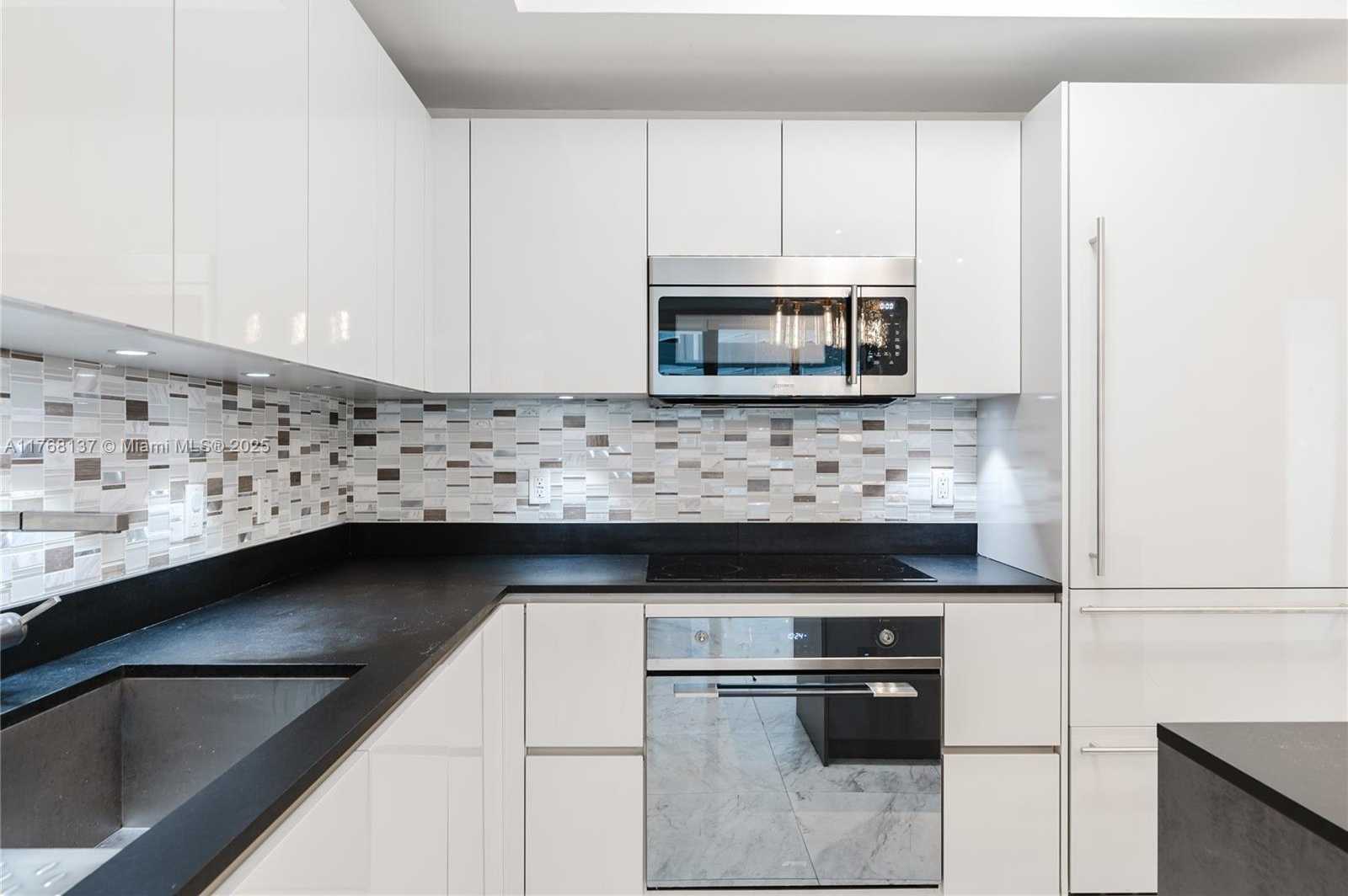 Small Image of 1010 BRICKELL AVE #1409, Miami Number 2