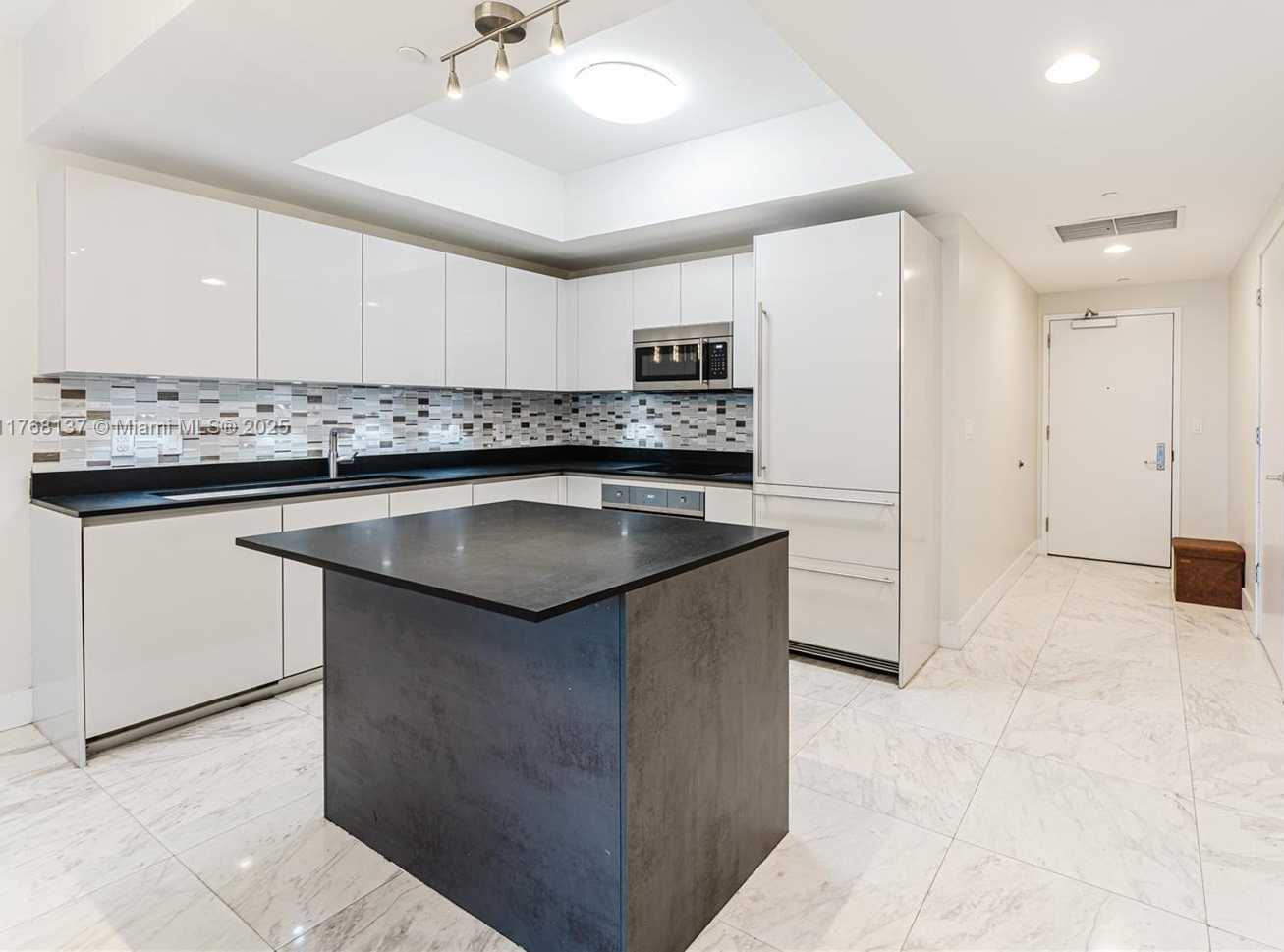 Small Image of 1010 BRICKELL AVE #1409, Miami Number 3