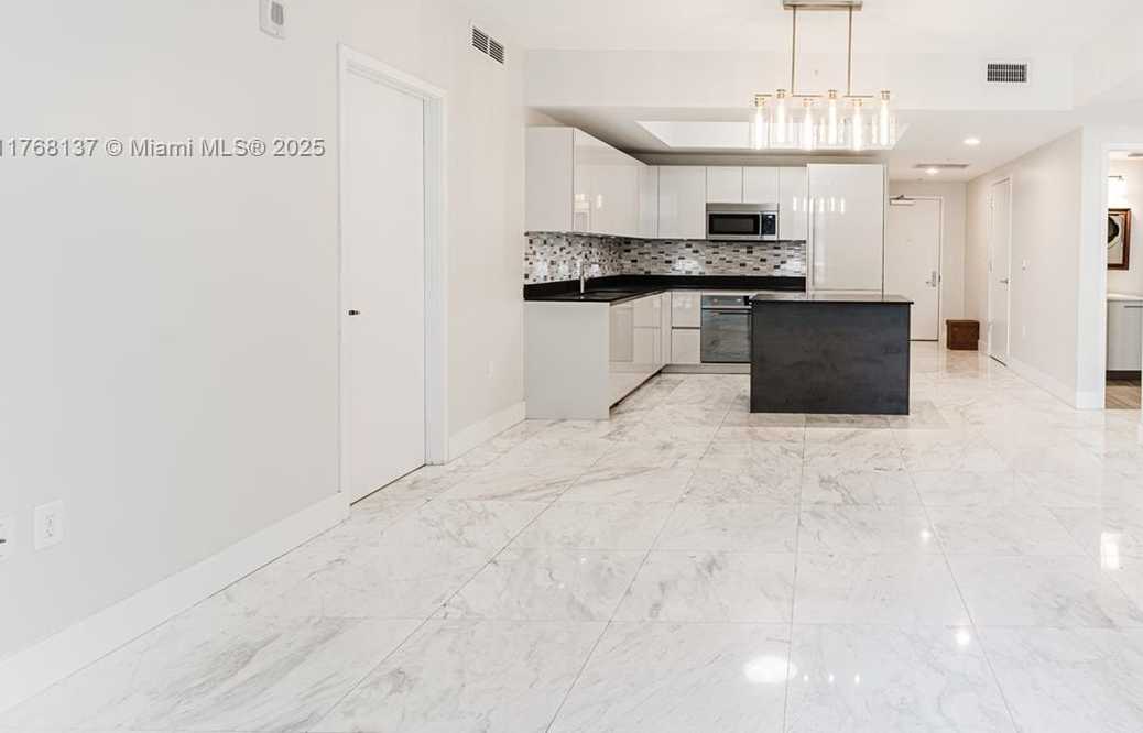 Small Image of 1010 BRICKELL AVE #1409, Miami Number 9