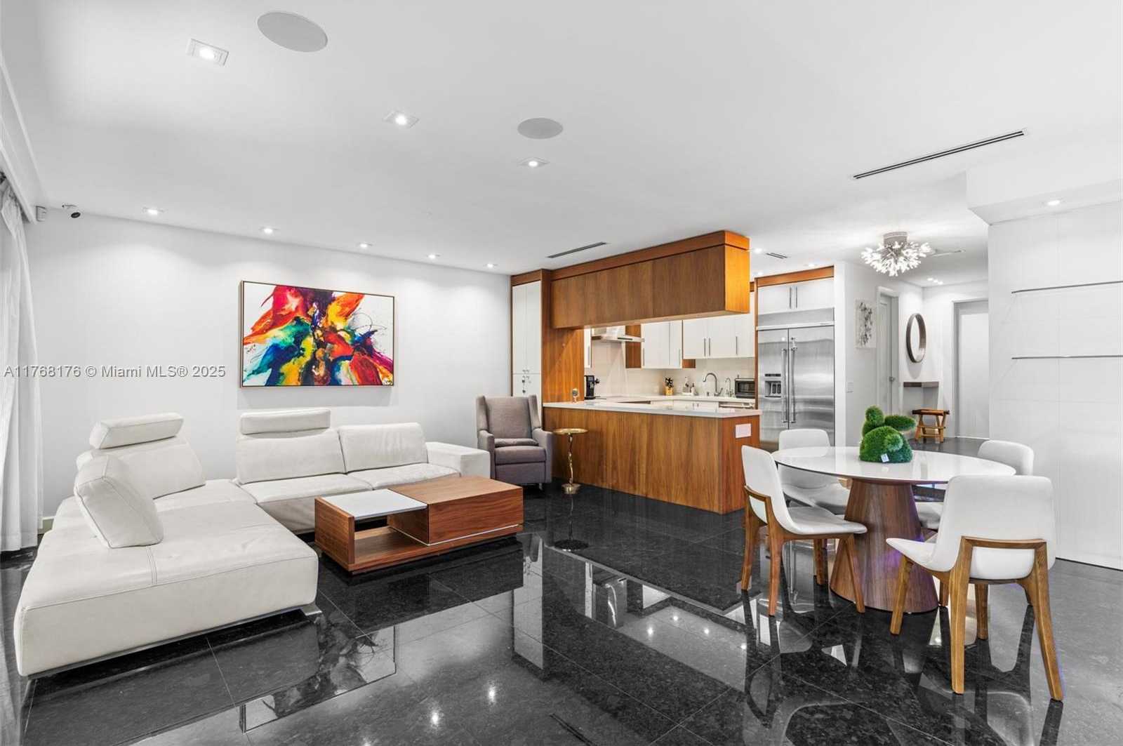 Small Image of 21145 HELMSMAN DR #N11, Aventura Number 11