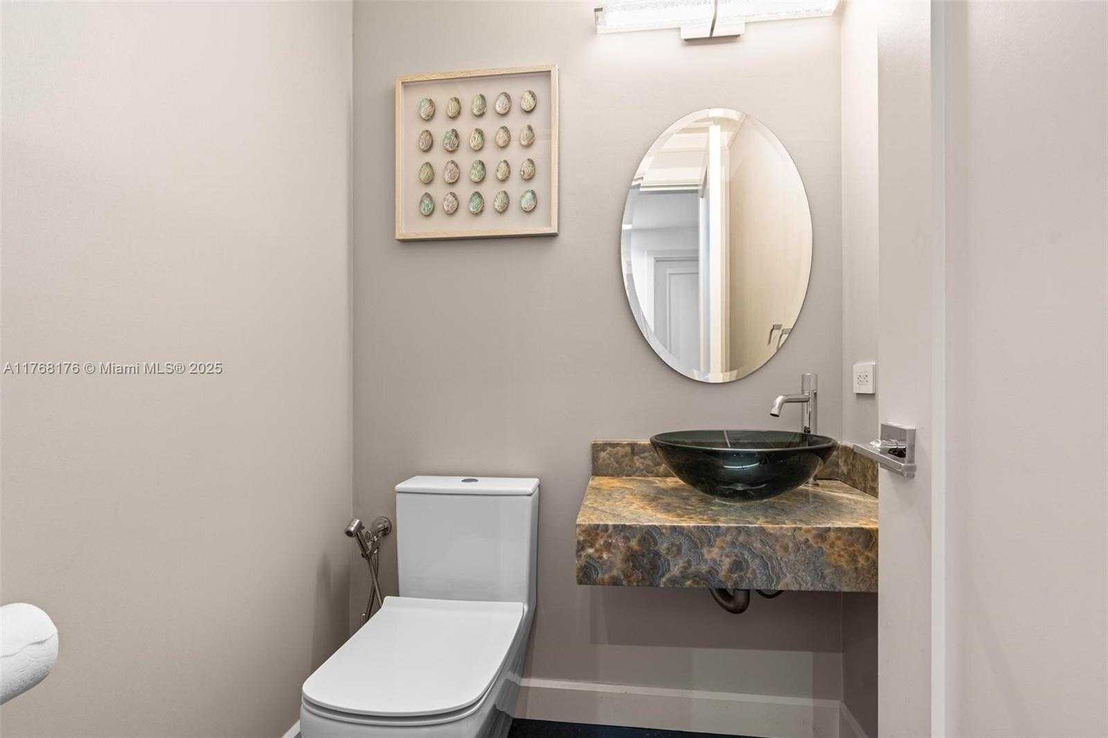 Small Image of 21145 HELMSMAN DR #N11, Aventura Number 16