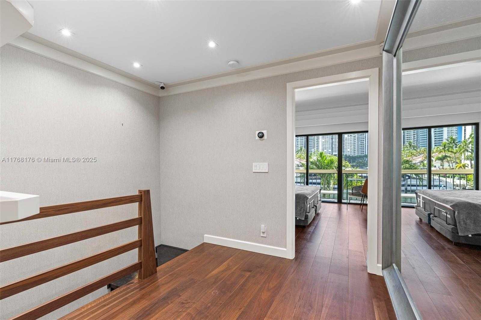 Small Image of 21145 HELMSMAN DR #N11, Aventura Number 19