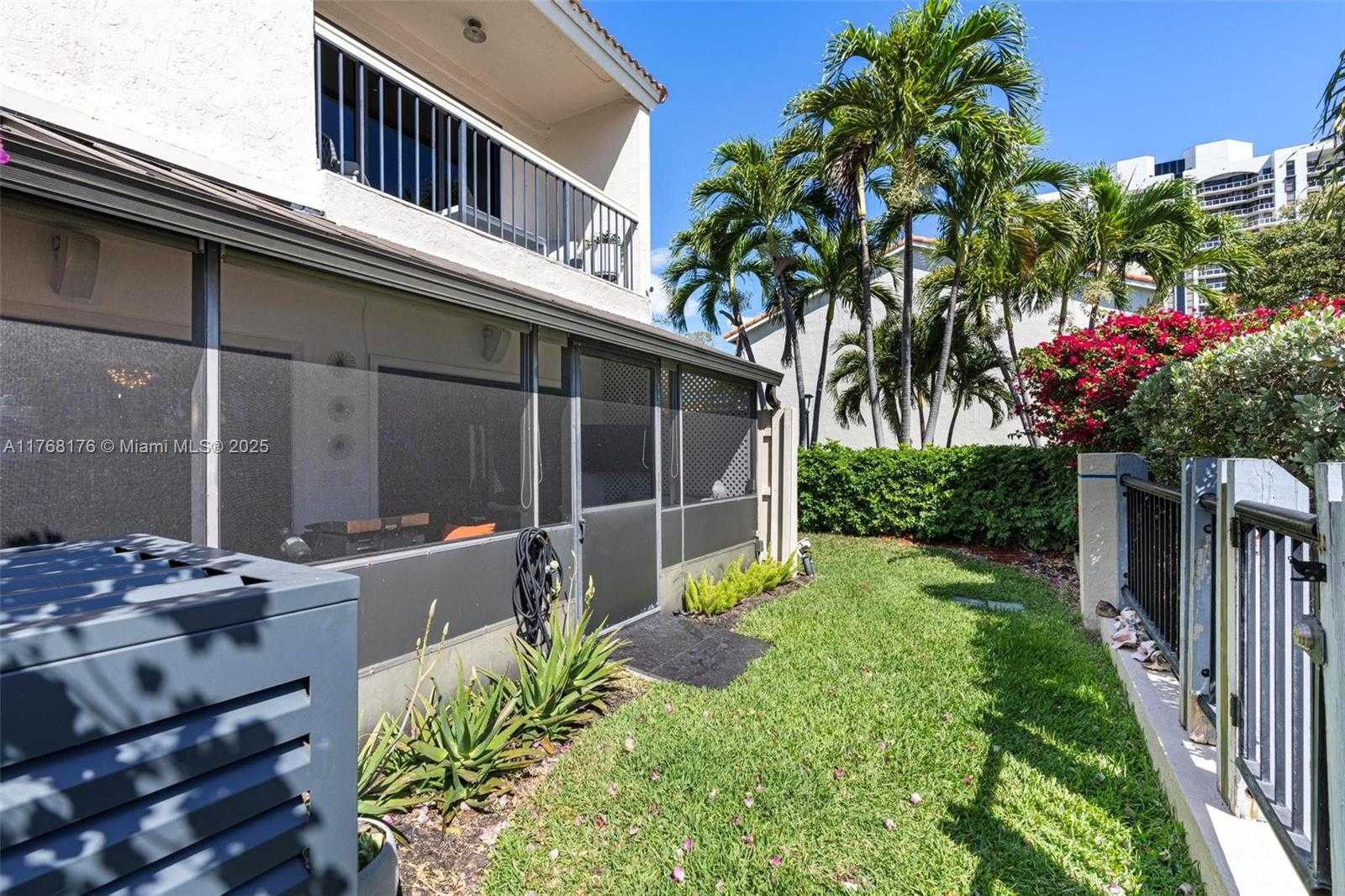 Small Image of 21145 HELMSMAN DR #N11, Aventura Number 34