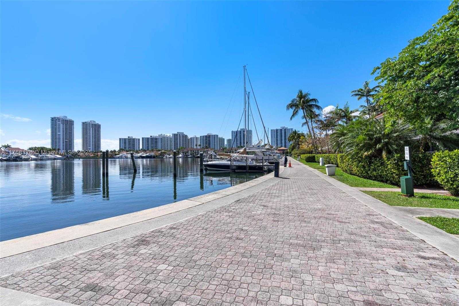 Small Image of 21145 HELMSMAN DR #N11, Aventura Number 36
