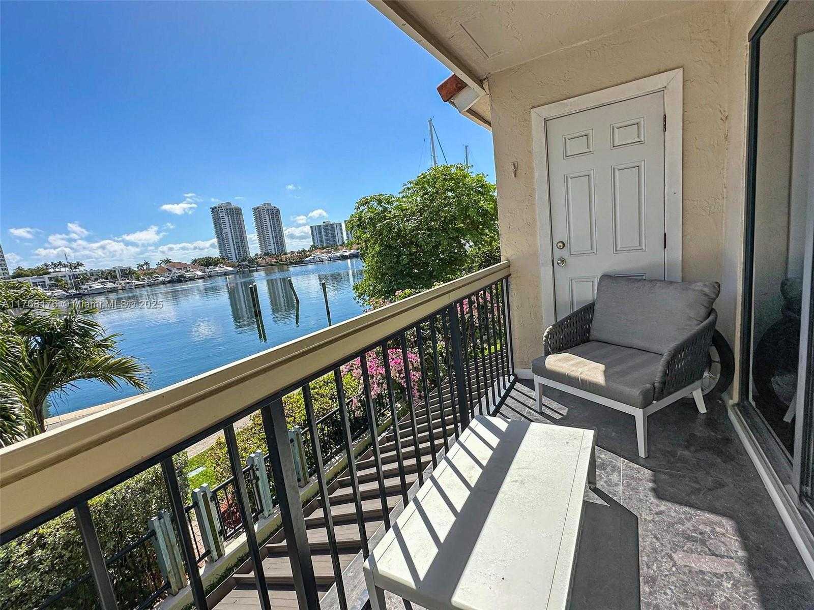 Small Image of 21145 HELMSMAN DR #N11, Aventura Number 40