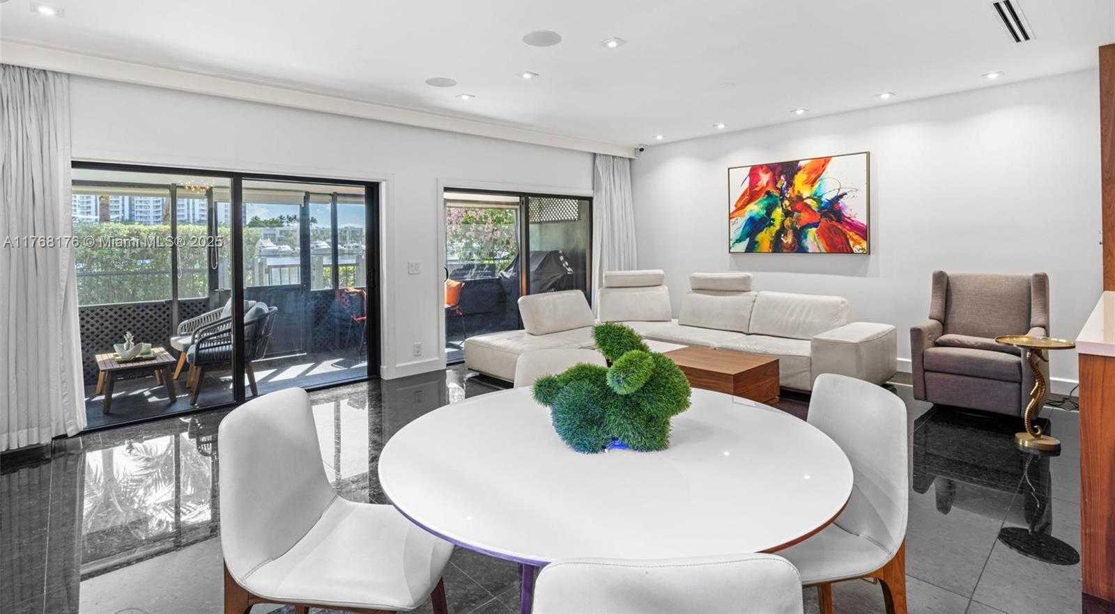 Small Image of 21145 HELMSMAN DR #N11, Aventura Number 8