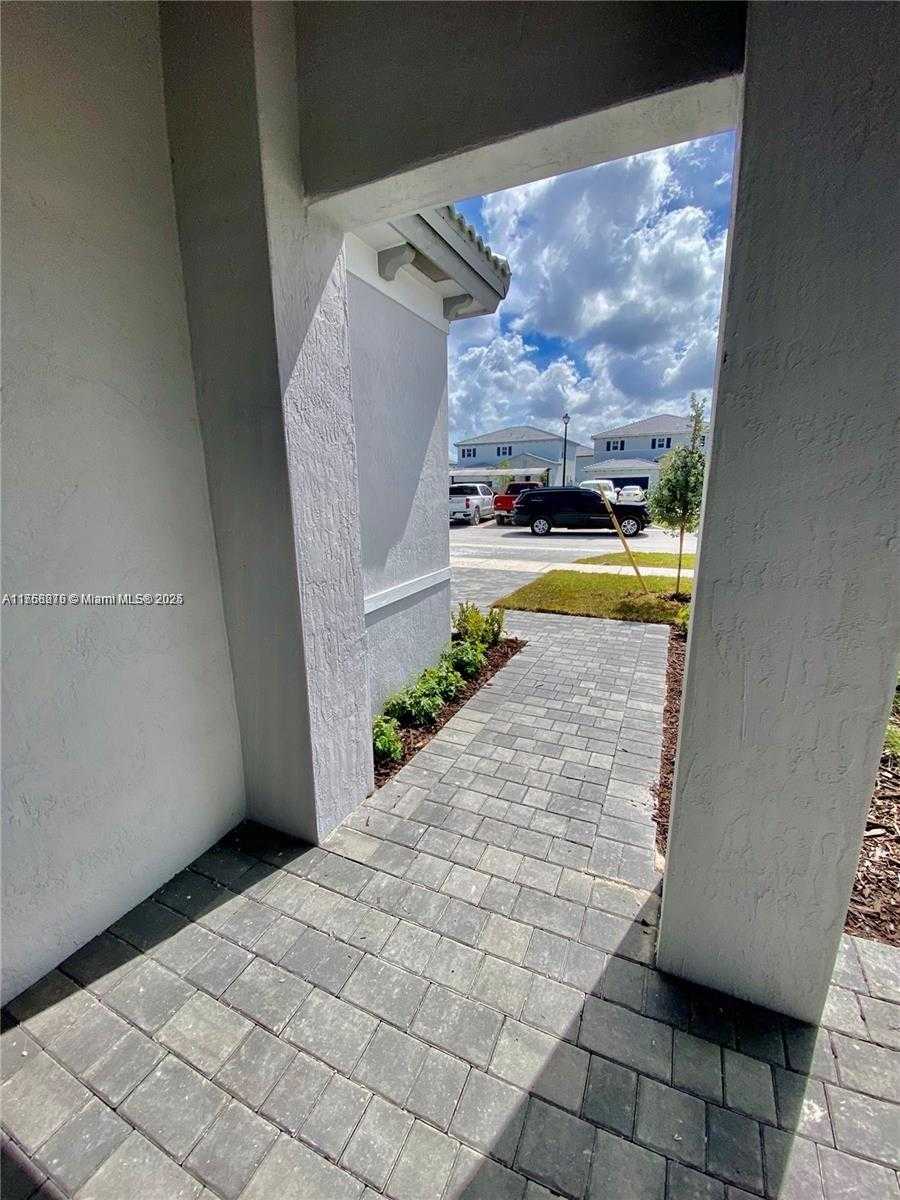 Small Image of 14851 SOUTH WEST 161 TERRACE #., Miami Number 10
