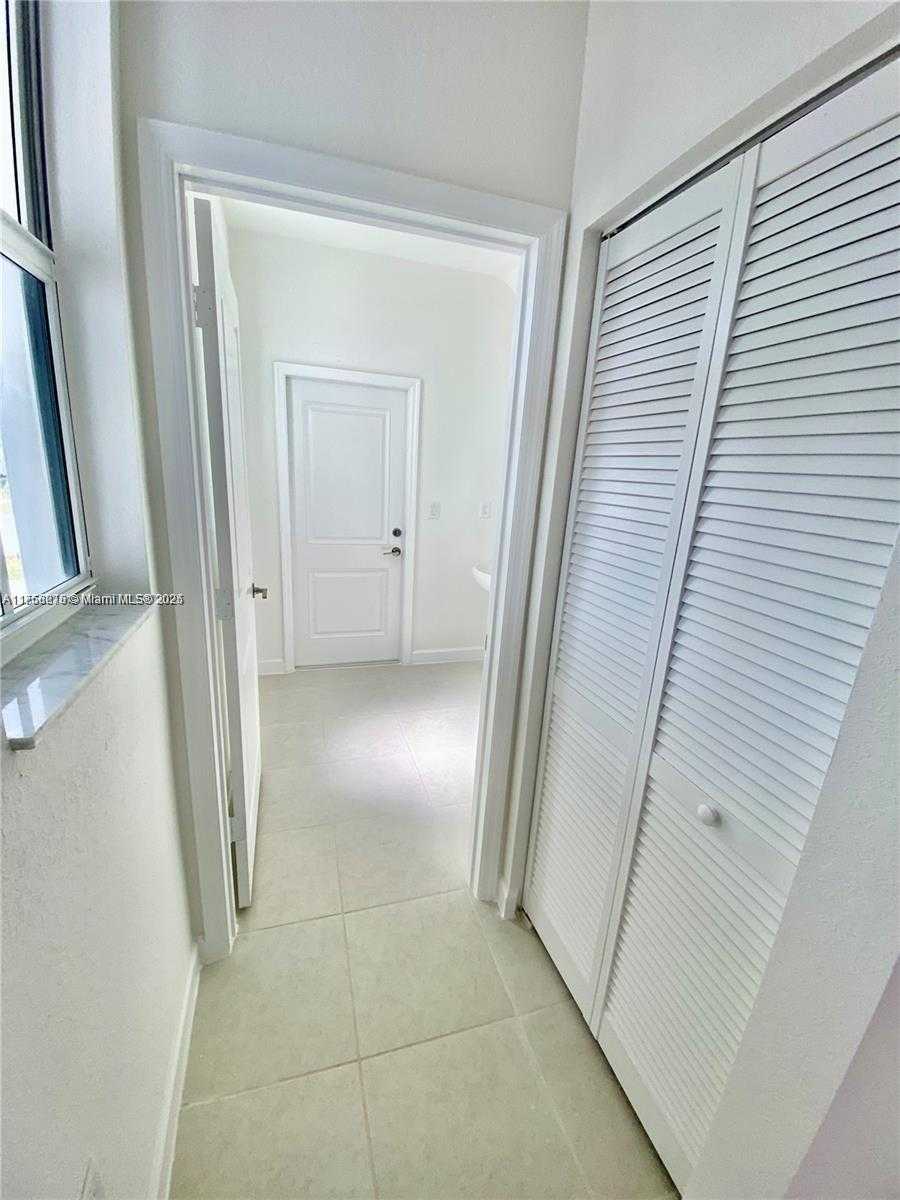 Small Image of 14851 SOUTH WEST 161 TERRACE #., Miami Number 15