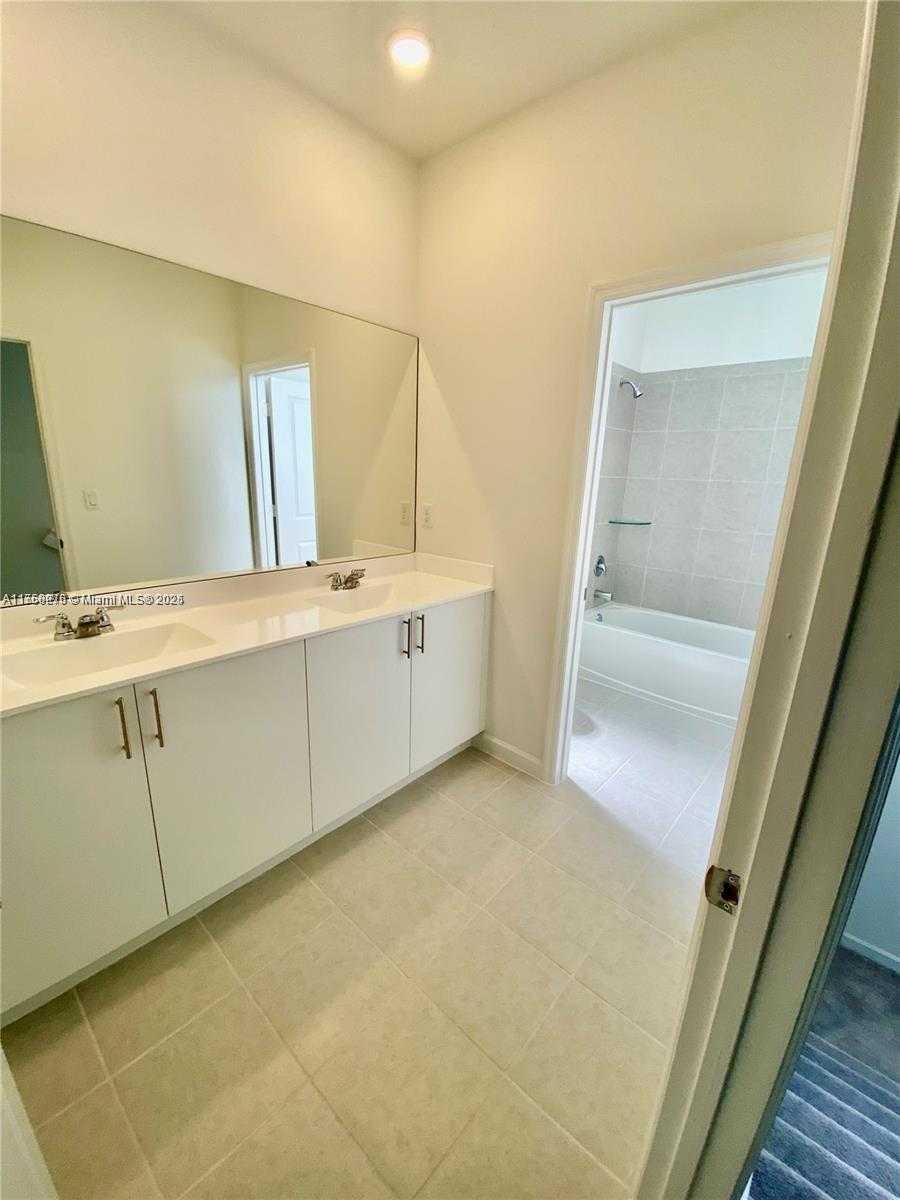 Small Image of 14851 SOUTH WEST 161 TERRACE #., Miami Number 20
