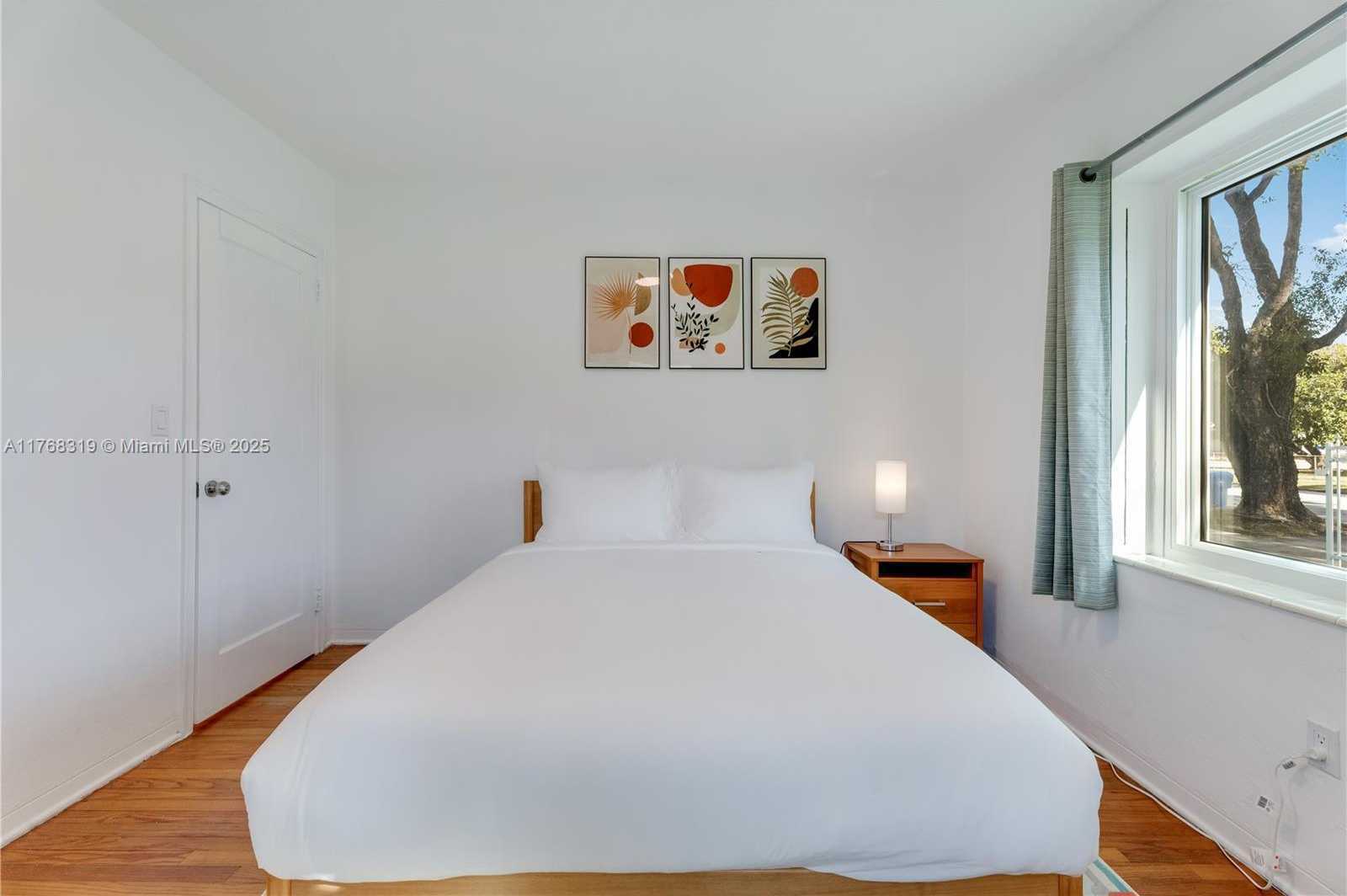 Small Image of 820 SOUTH WEST 26TH RD, Miami Number 17