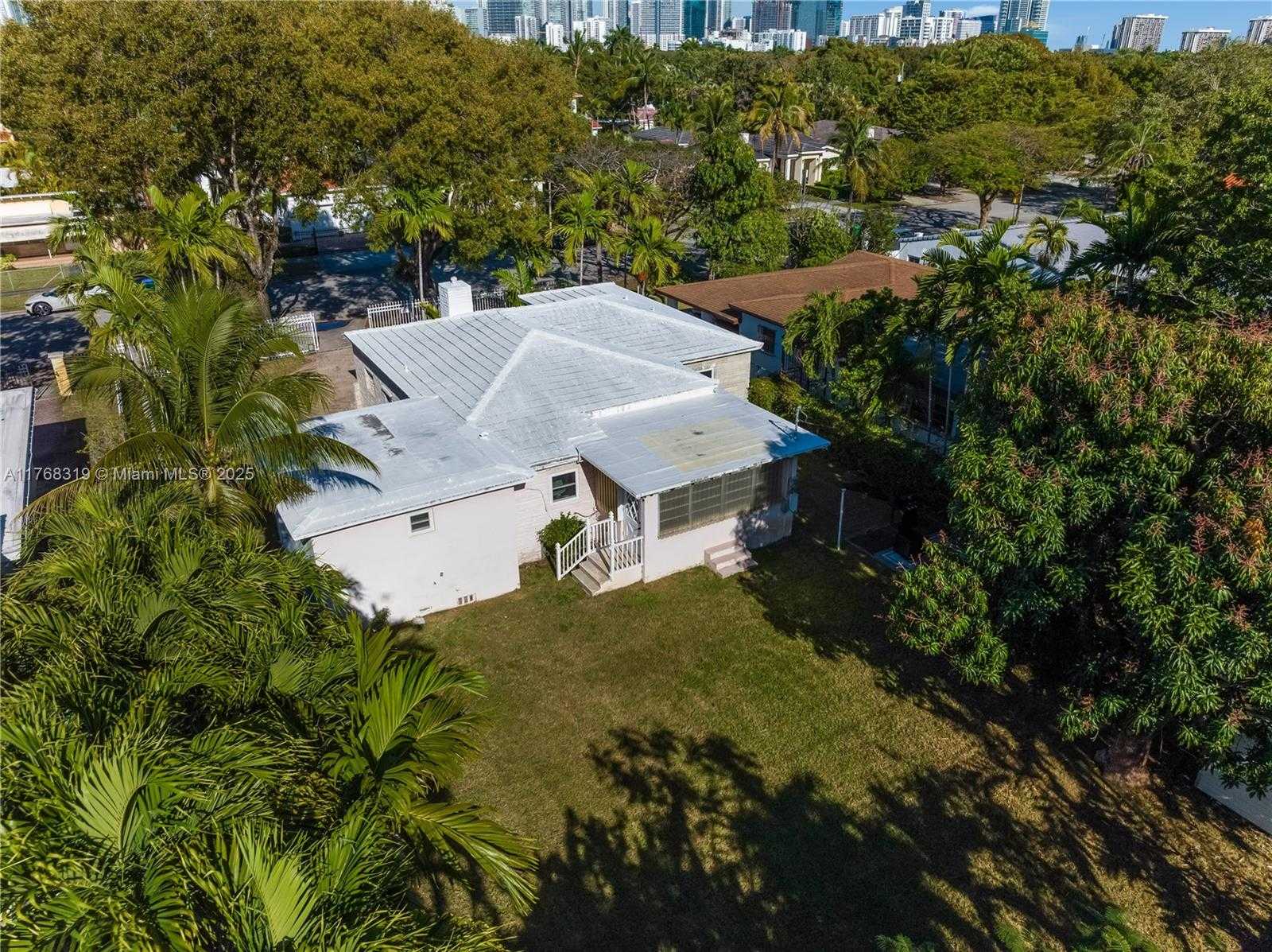 Small Image of 820 SOUTH WEST 26TH RD, Miami Number 25