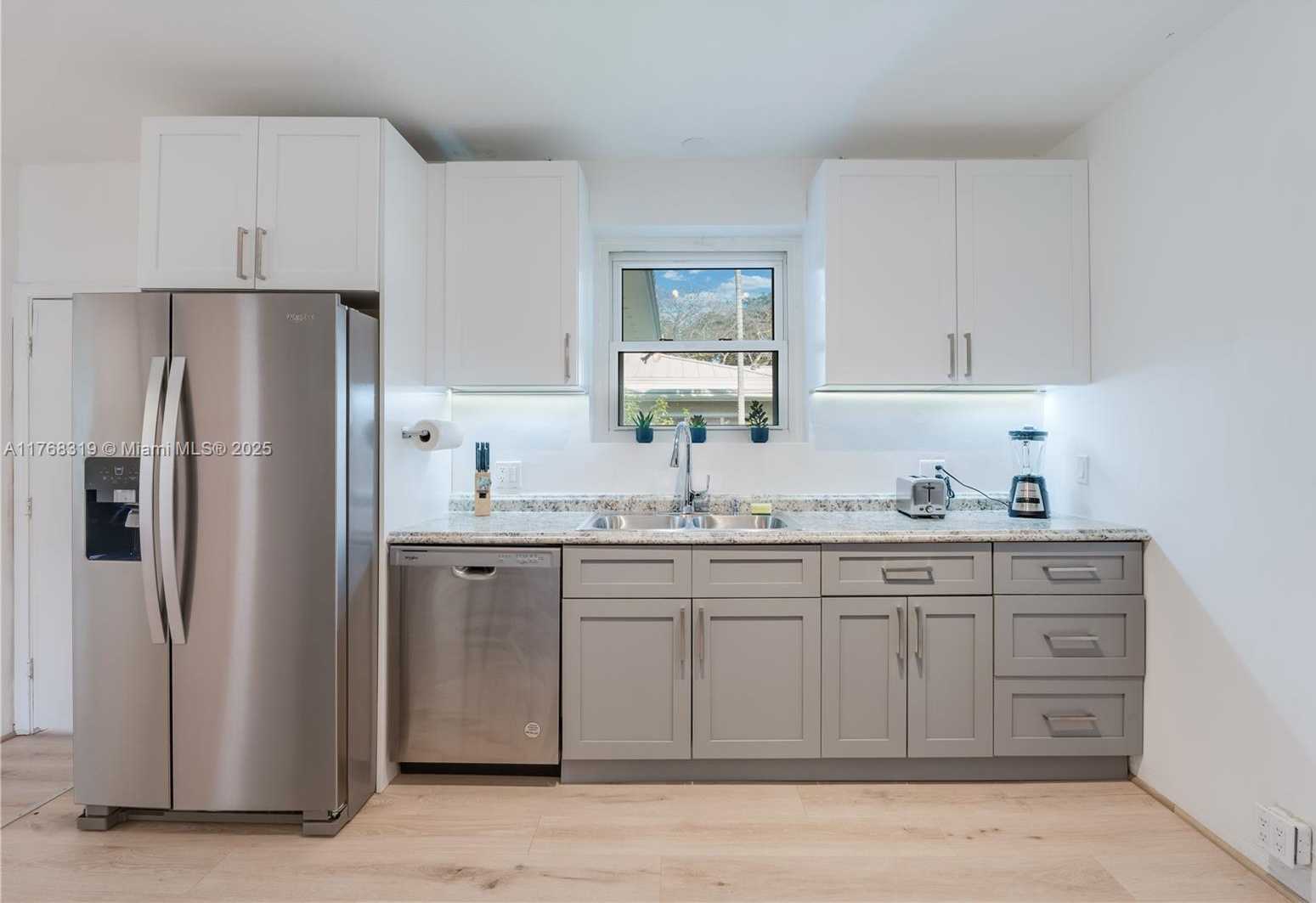 Small Image of 820 SOUTH WEST 26TH RD, Miami Number 3