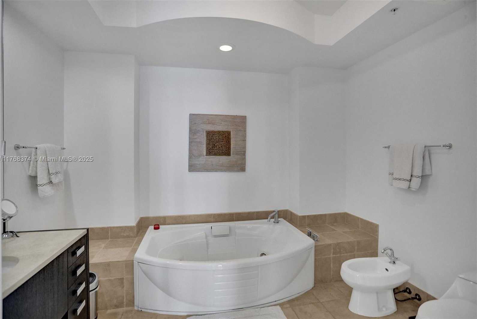 Small Image of 18201 COLLINS AV #4108, Sunny Isles Beach Number 22