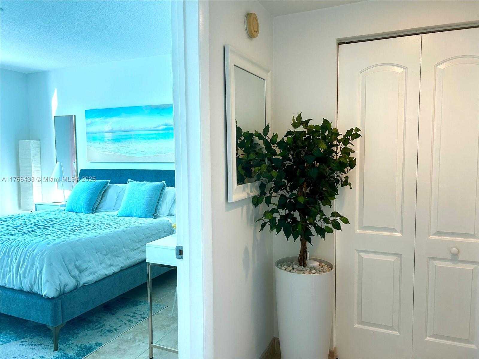 Small Image of 110 WASHINGTON AVE #1611, Miami Beach Number 11