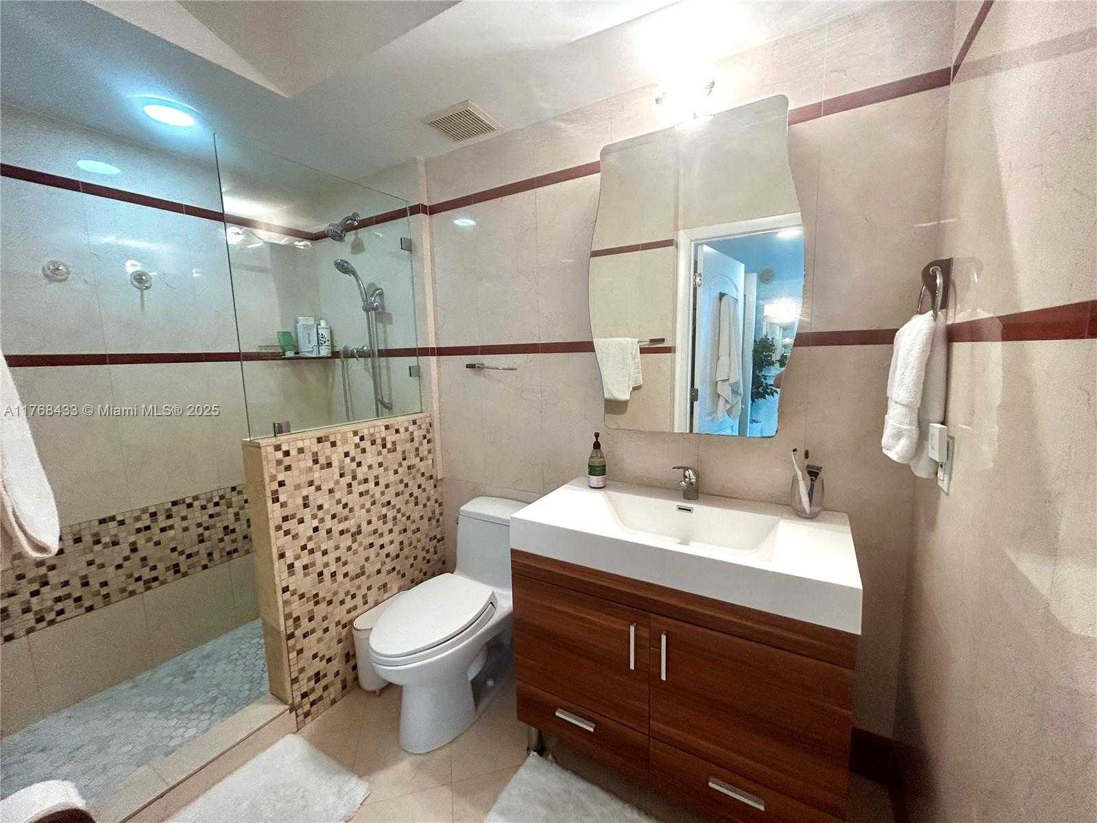 Small Image of 110 WASHINGTON AVE #1611, Miami Beach Number 12